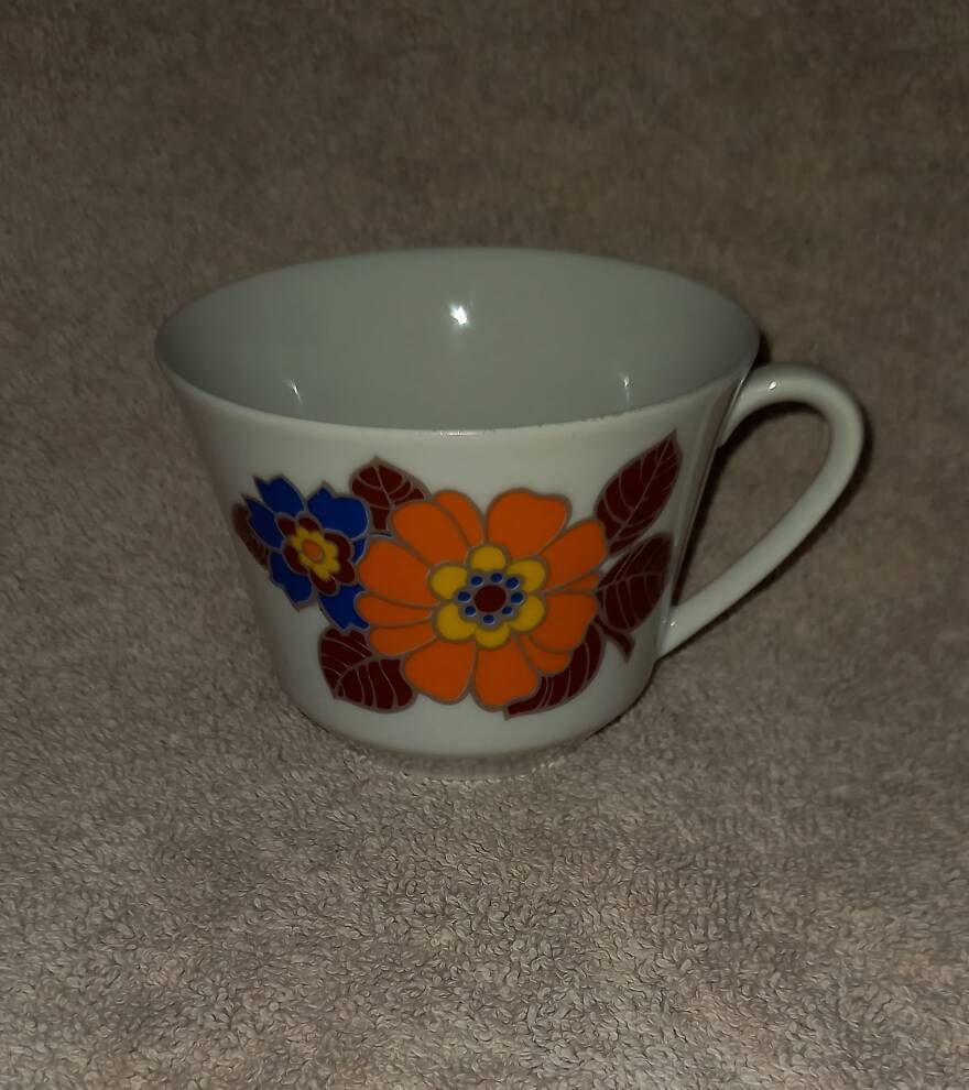 Seltmann Weiden porcelain cup vintage style flower power 70s-80s