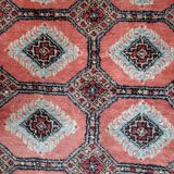Tapis vintage fait main Bukhara en laine rose et bleu ciel (81cm x 118cm)