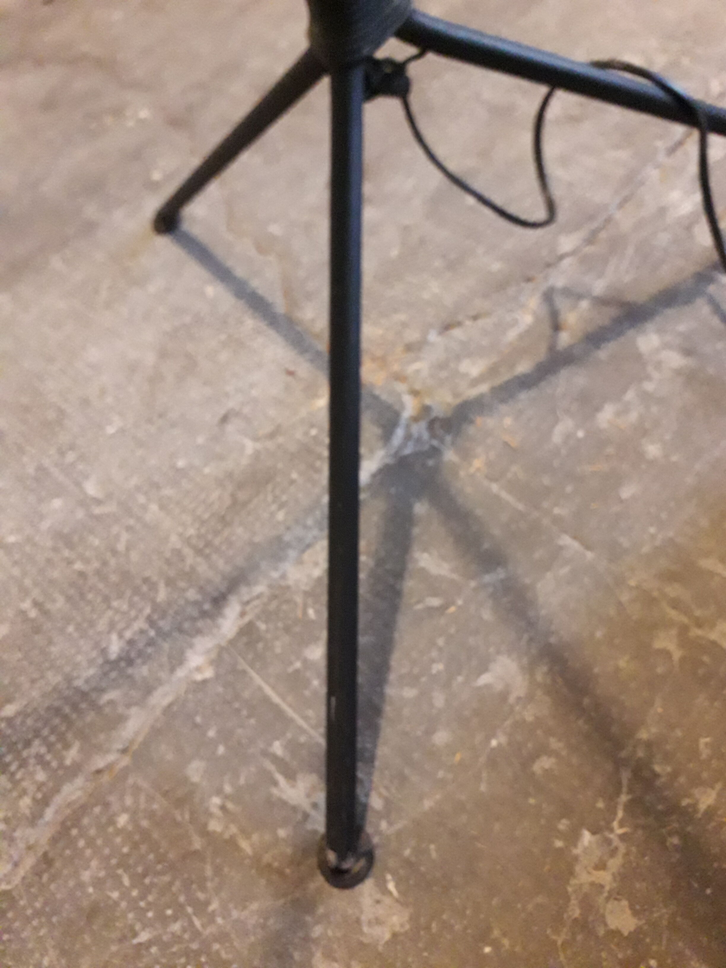 Floor lamp 3 branches 1950 in metal and raffia