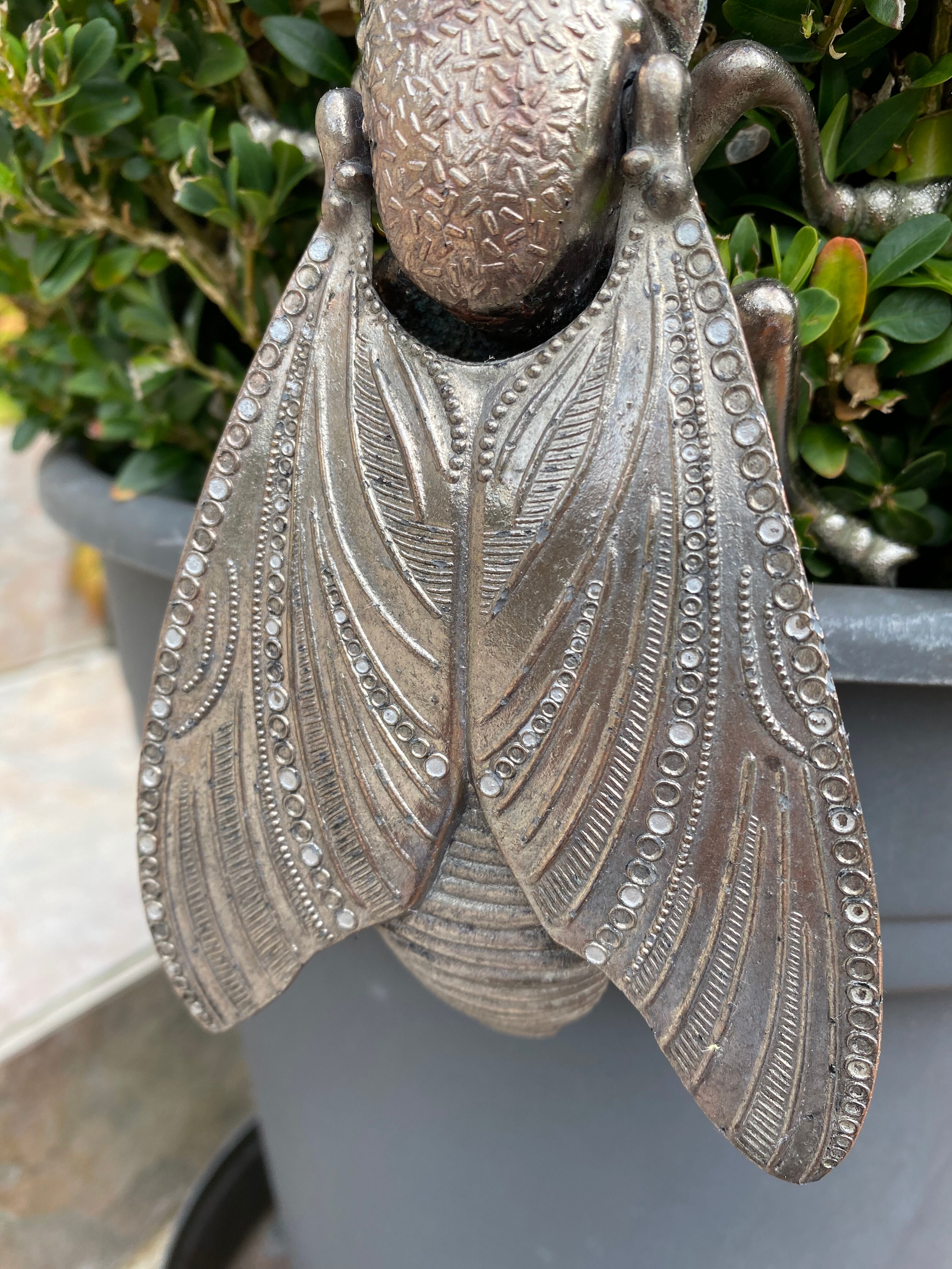 Silver metal fly ashtray