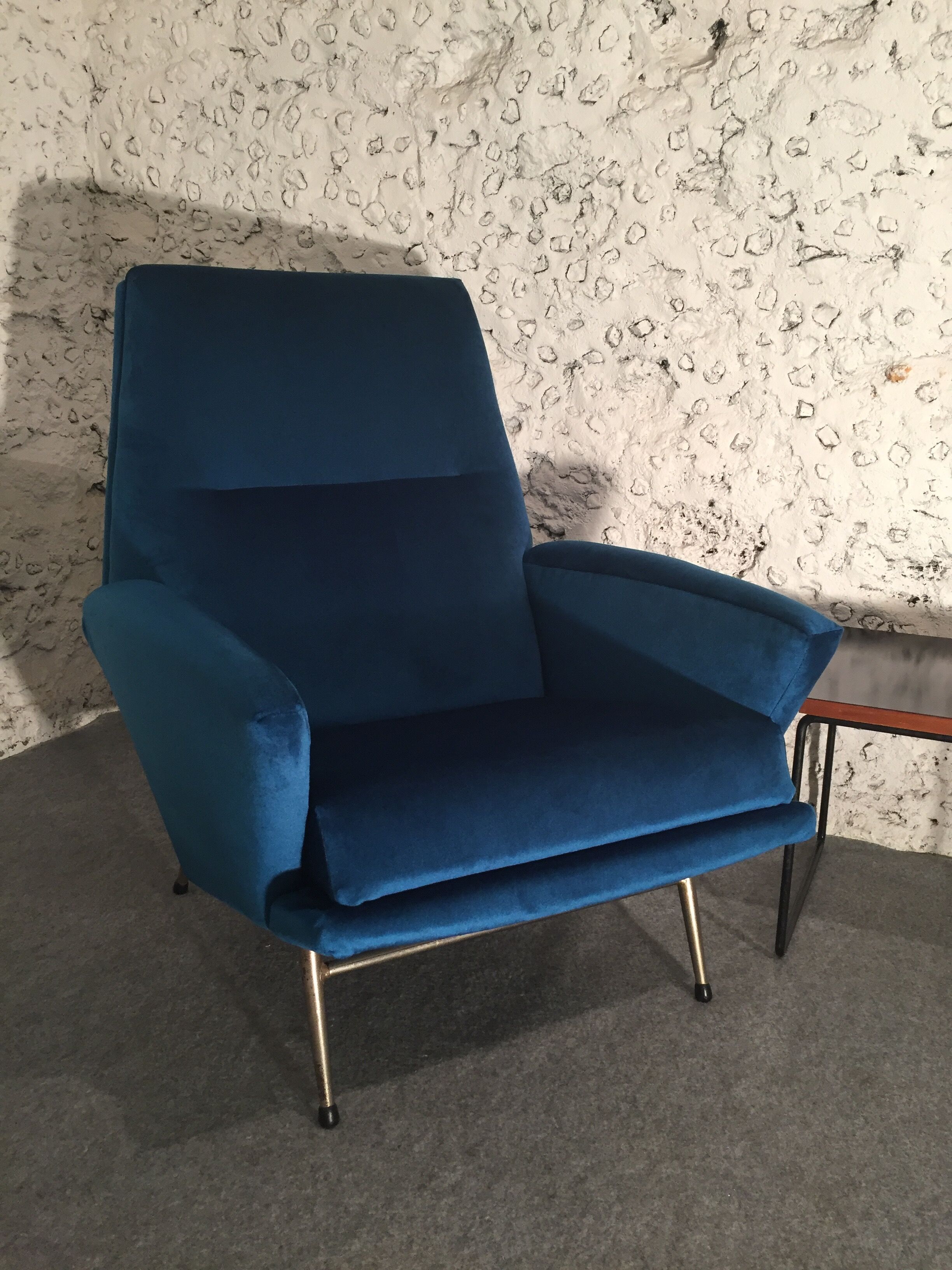 Pair of chairs of Guy Besnard in blue velvet