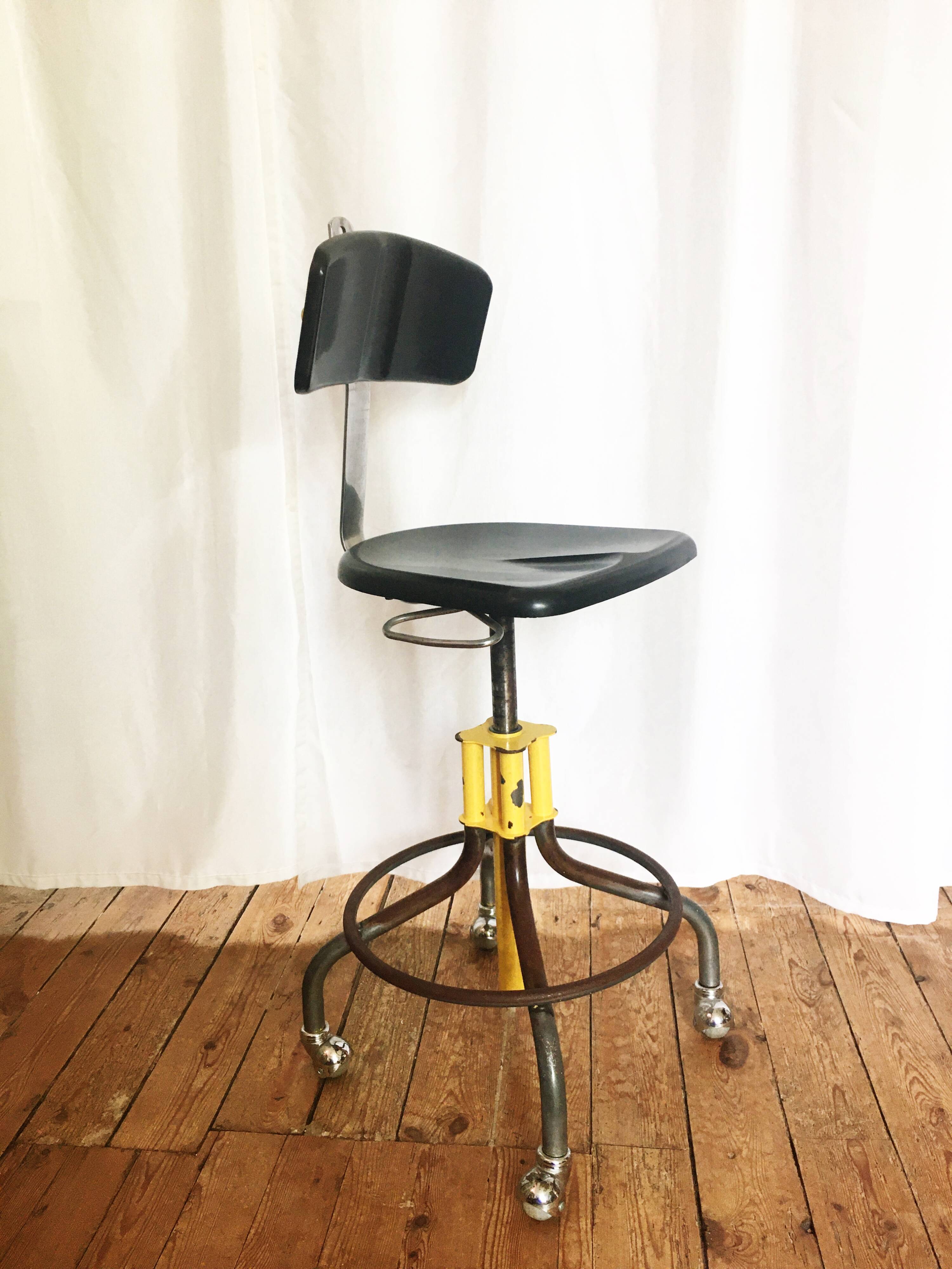 Baken workshop chair in bakelite 30/40 brand Rex