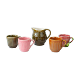 Ensemble de tasses à café en céramique et de pichet à lait par Secla, années 1970.