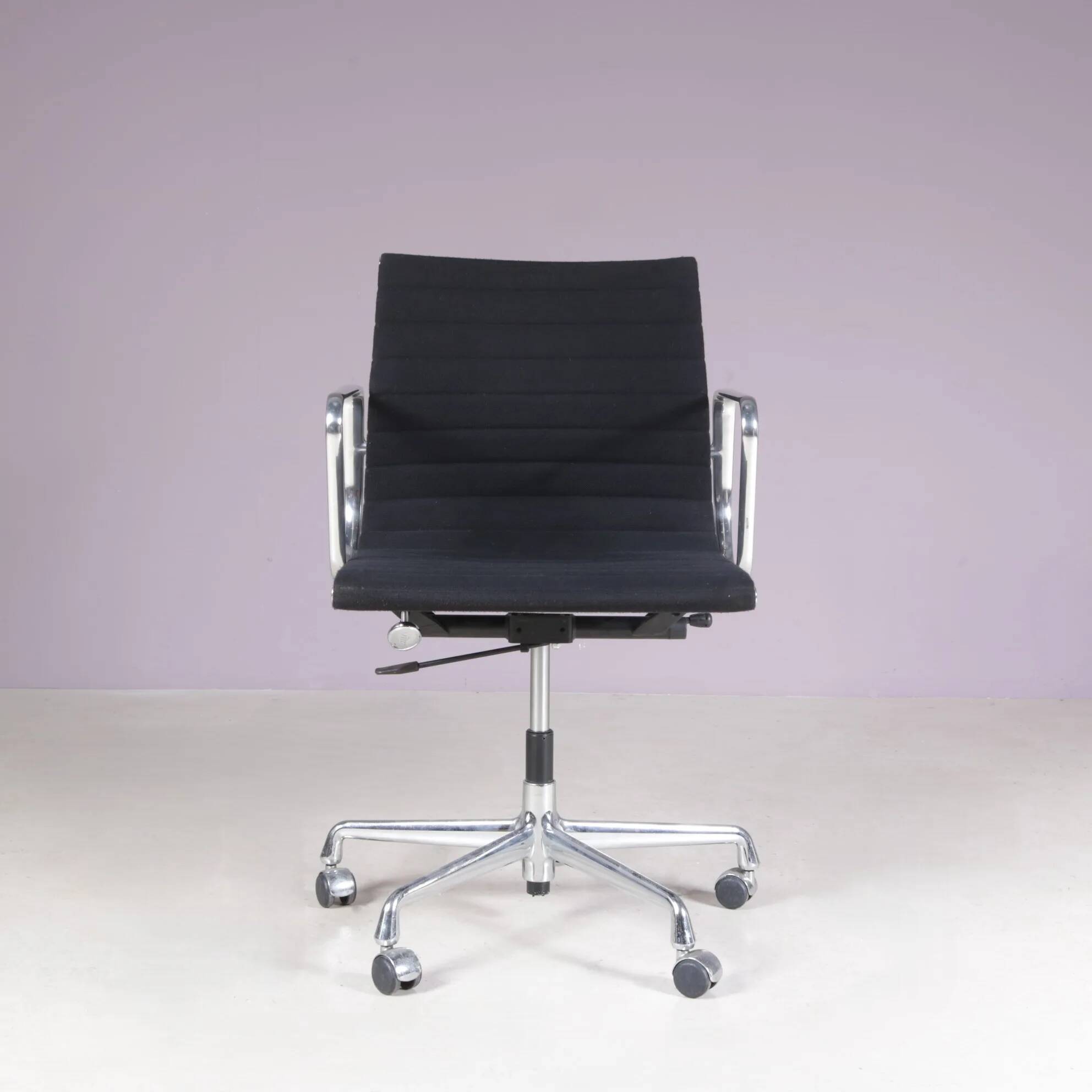 2000s desk chair model EA118, chrome base with black hopsack upholstery and aluminium armrests / Charles & Ray Eames / Vitra, Germany