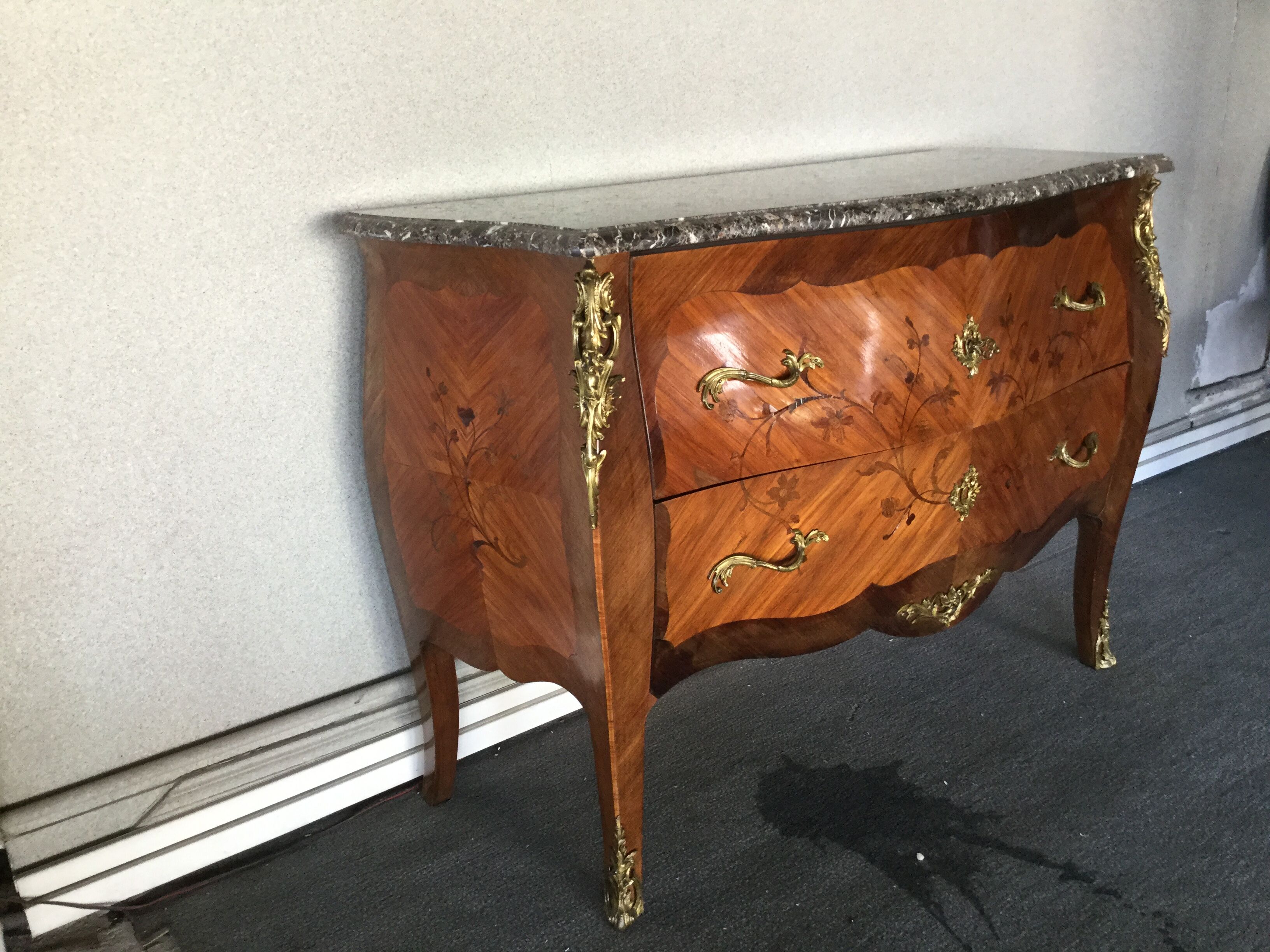 Louis XV-style chest of drawers  in rosewood marquetry