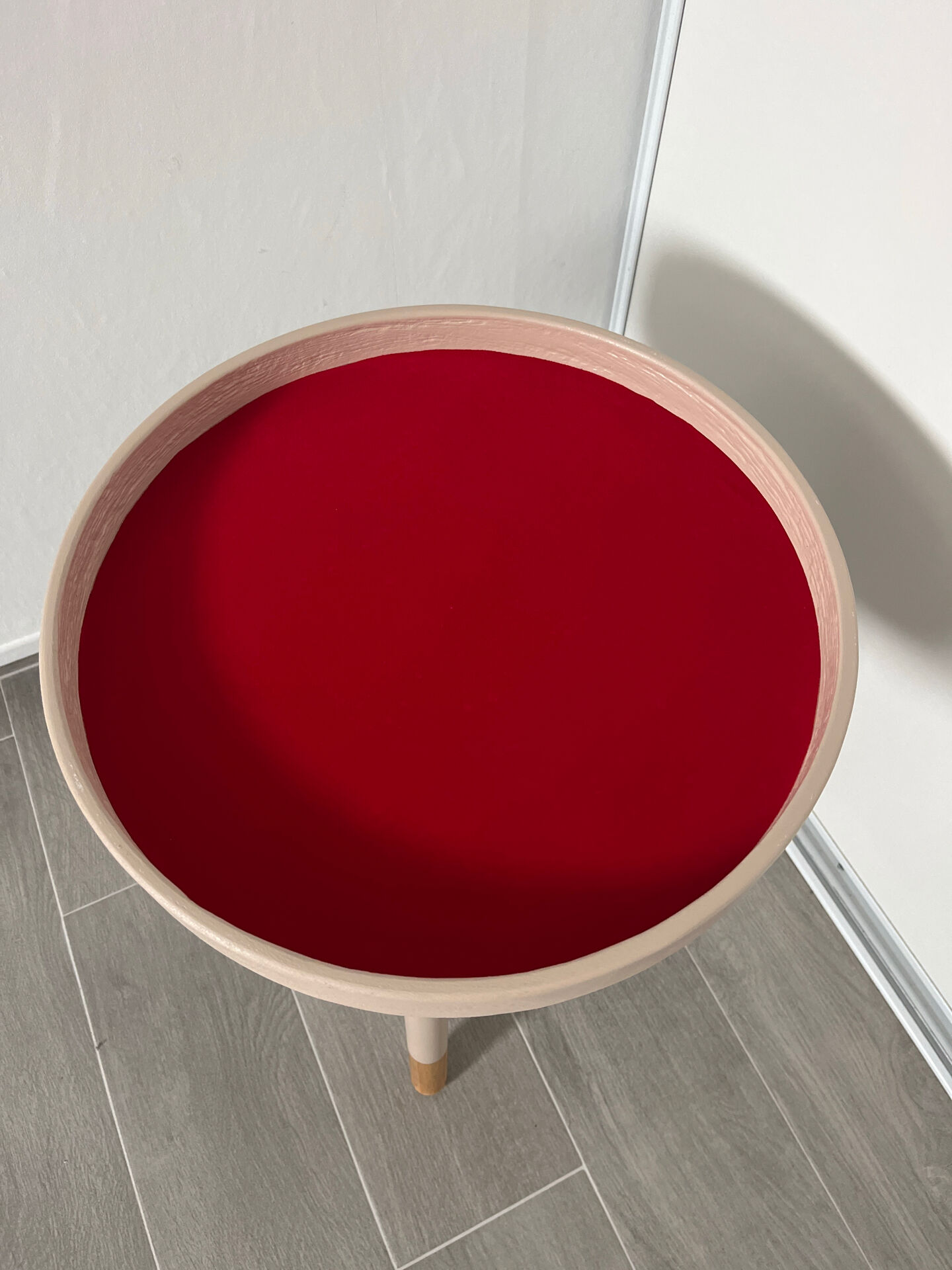 Side table / pedestal - Scandinavian style