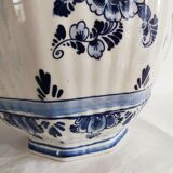 Pair of flowery Delft vases