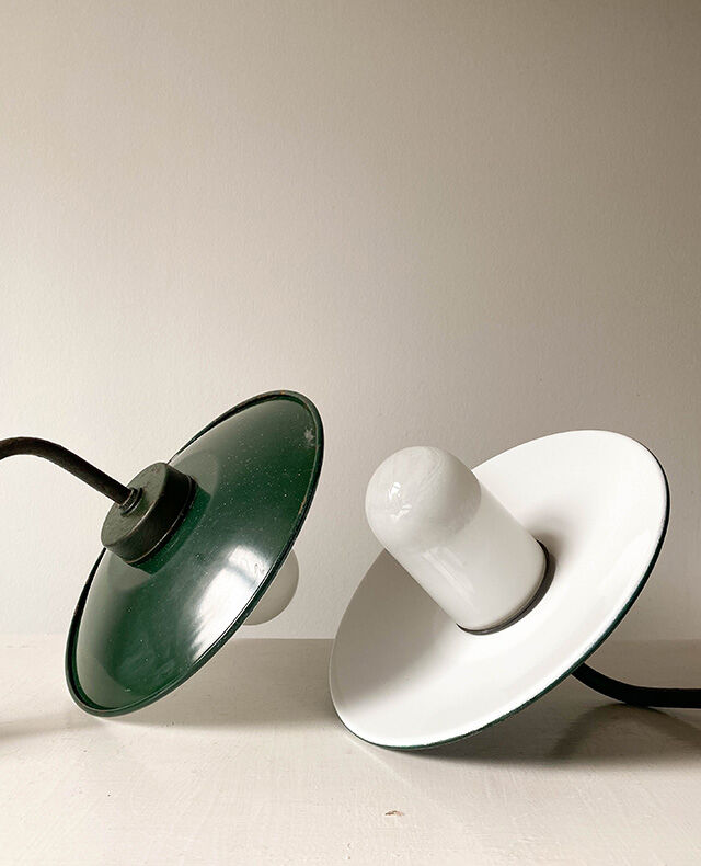 Outdoor enamelled tole wall lamp