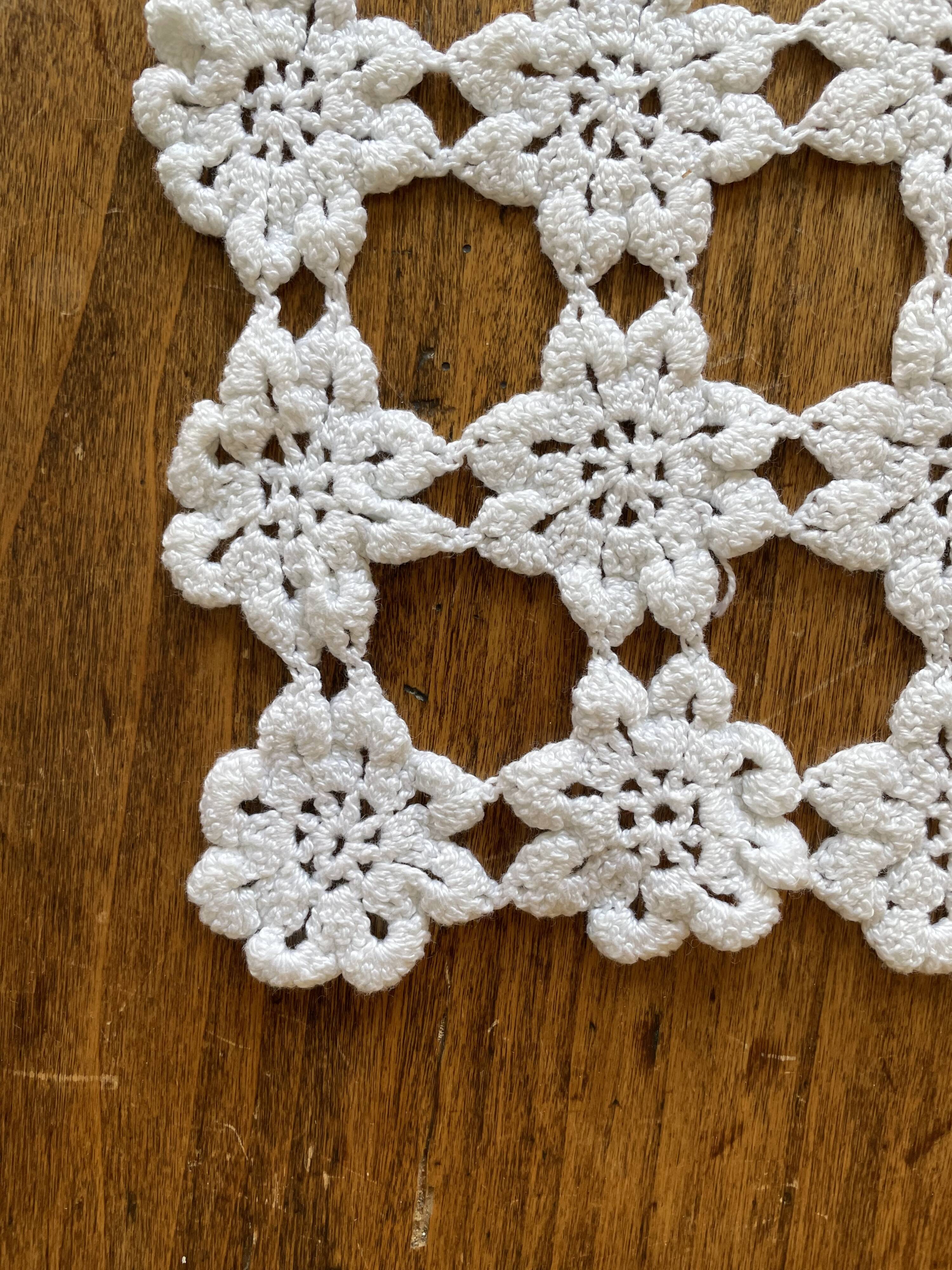 1 crochet doily, rectangular, old vintage