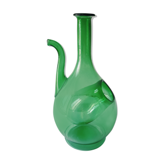 Blown glass carafe with ice tank