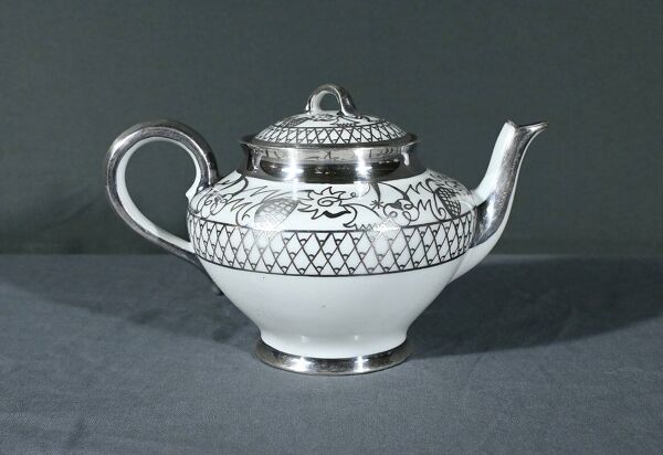 Service à Thé en Porcelaine de Limoges, modèle « Saint Graal » – Début XXe