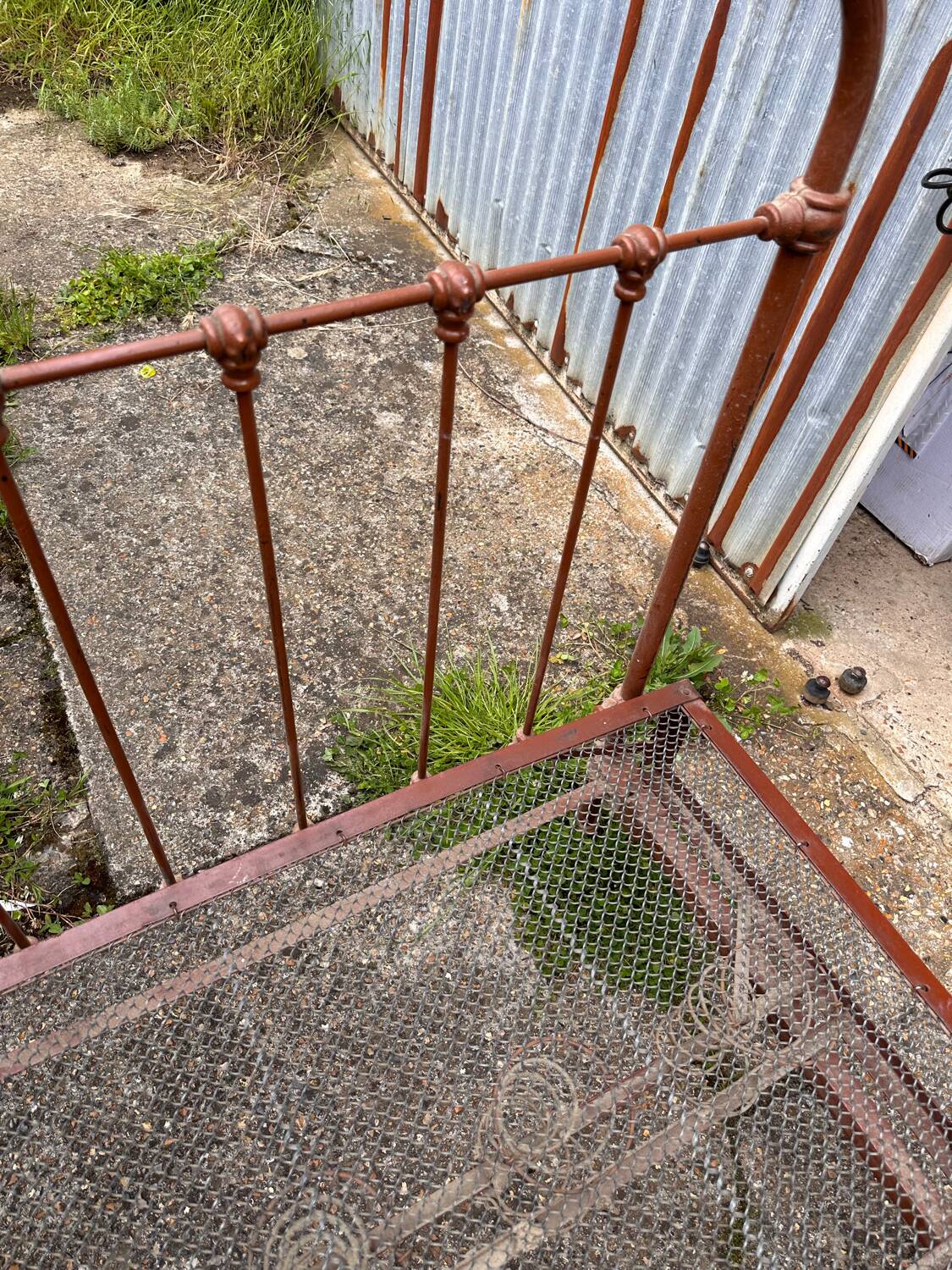 Metal bed with box spring