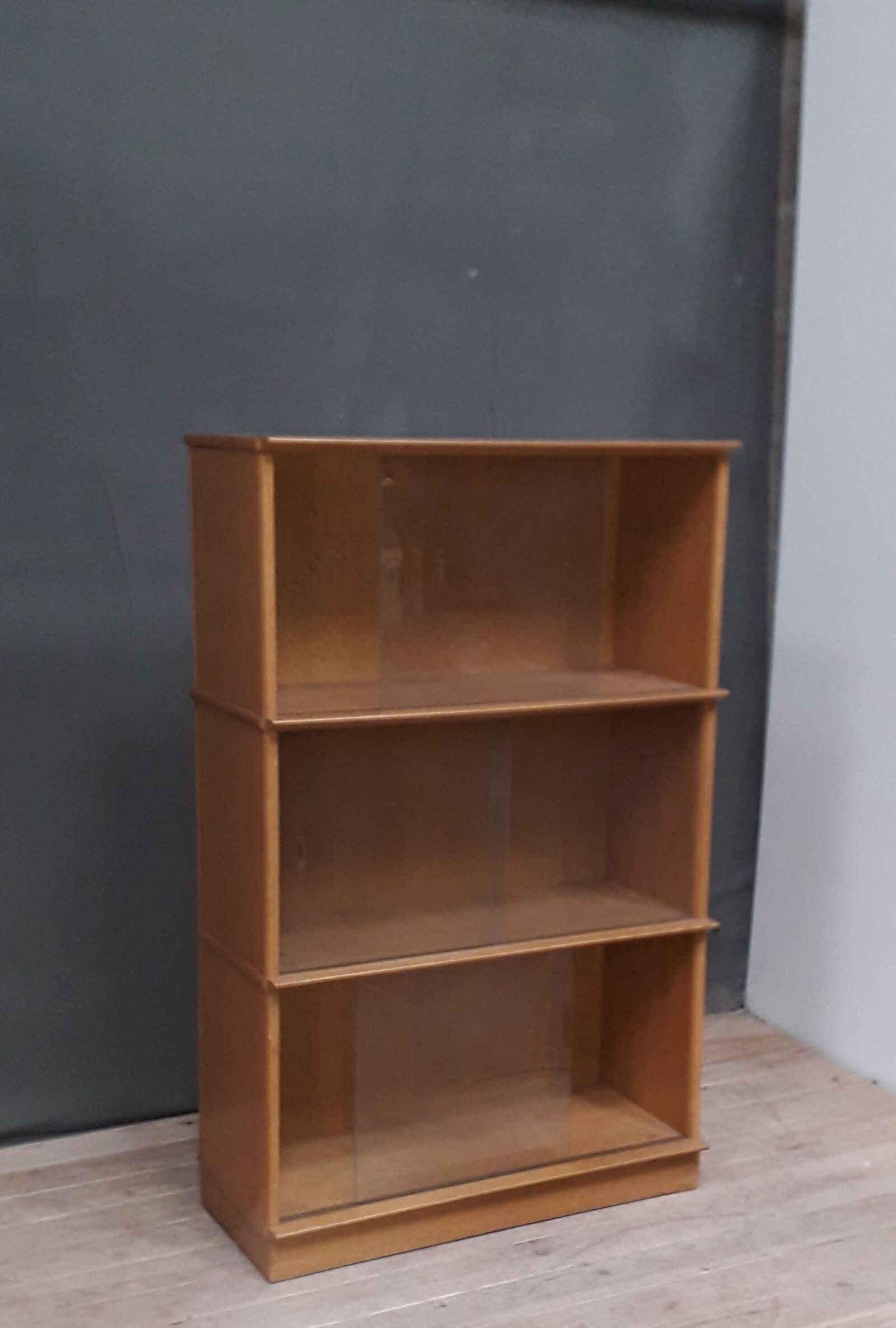 Oscar furniture with 3 glass boxes