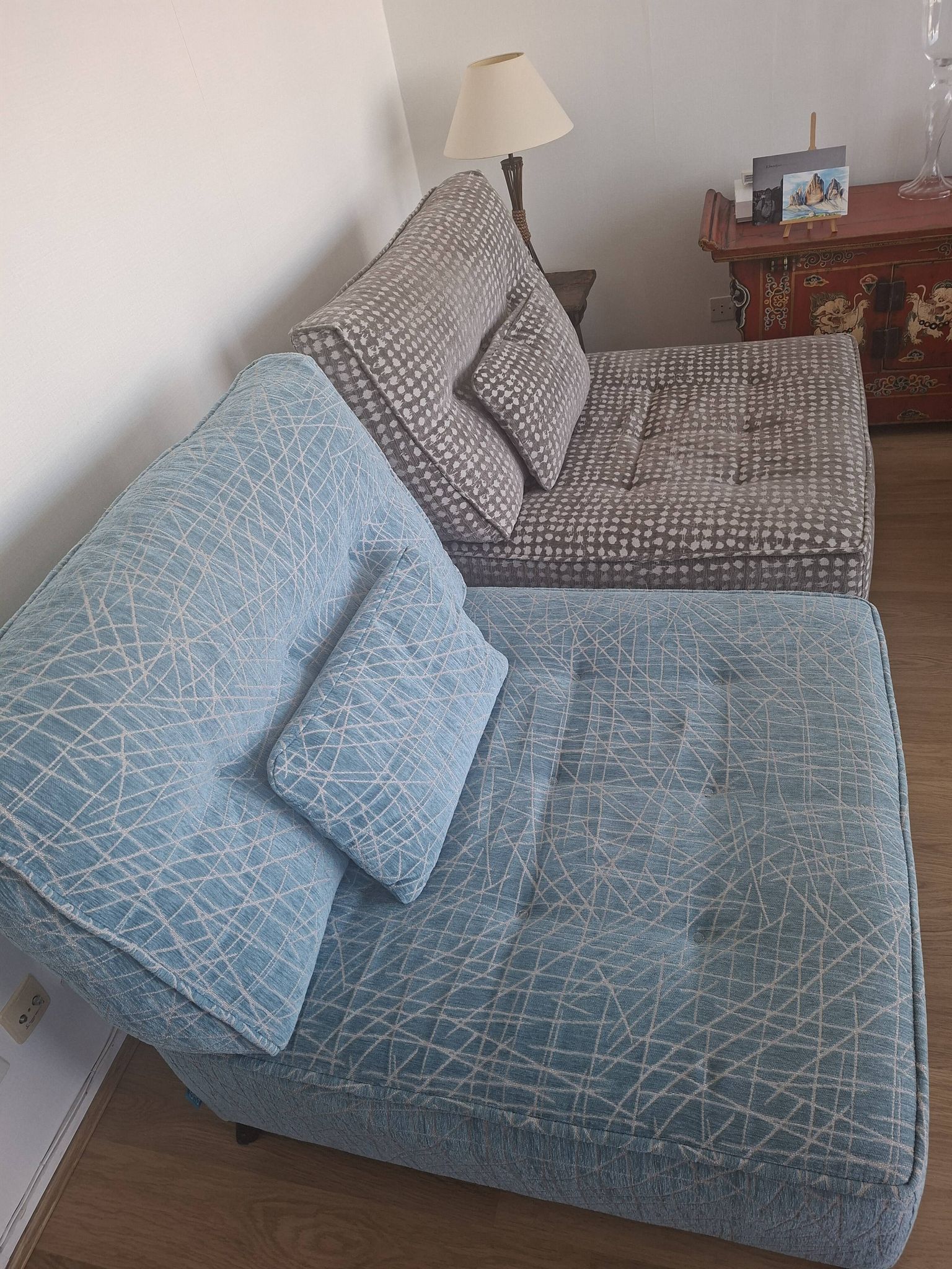 Fama armchair