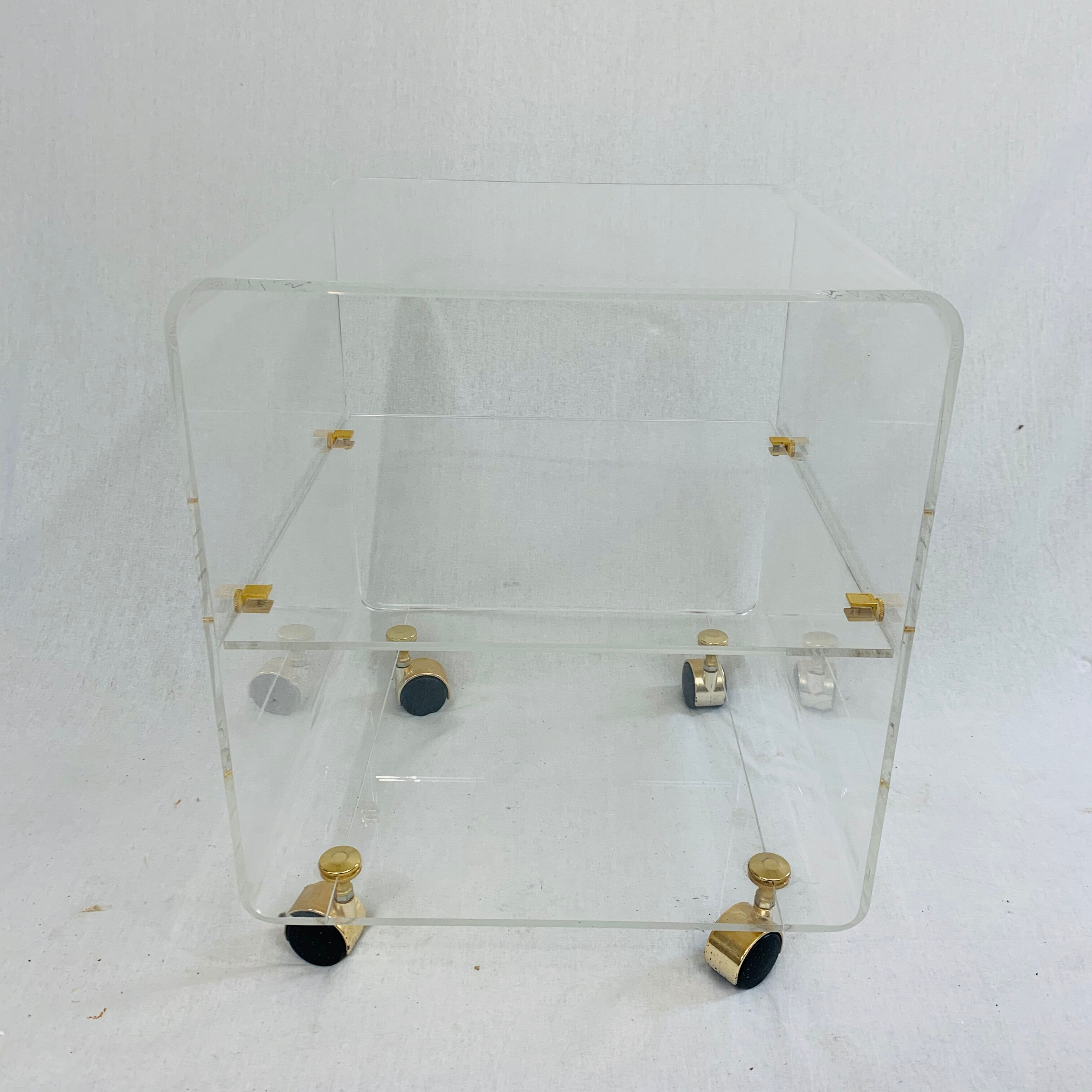 David Lange altuglass plexiglass sofa tip