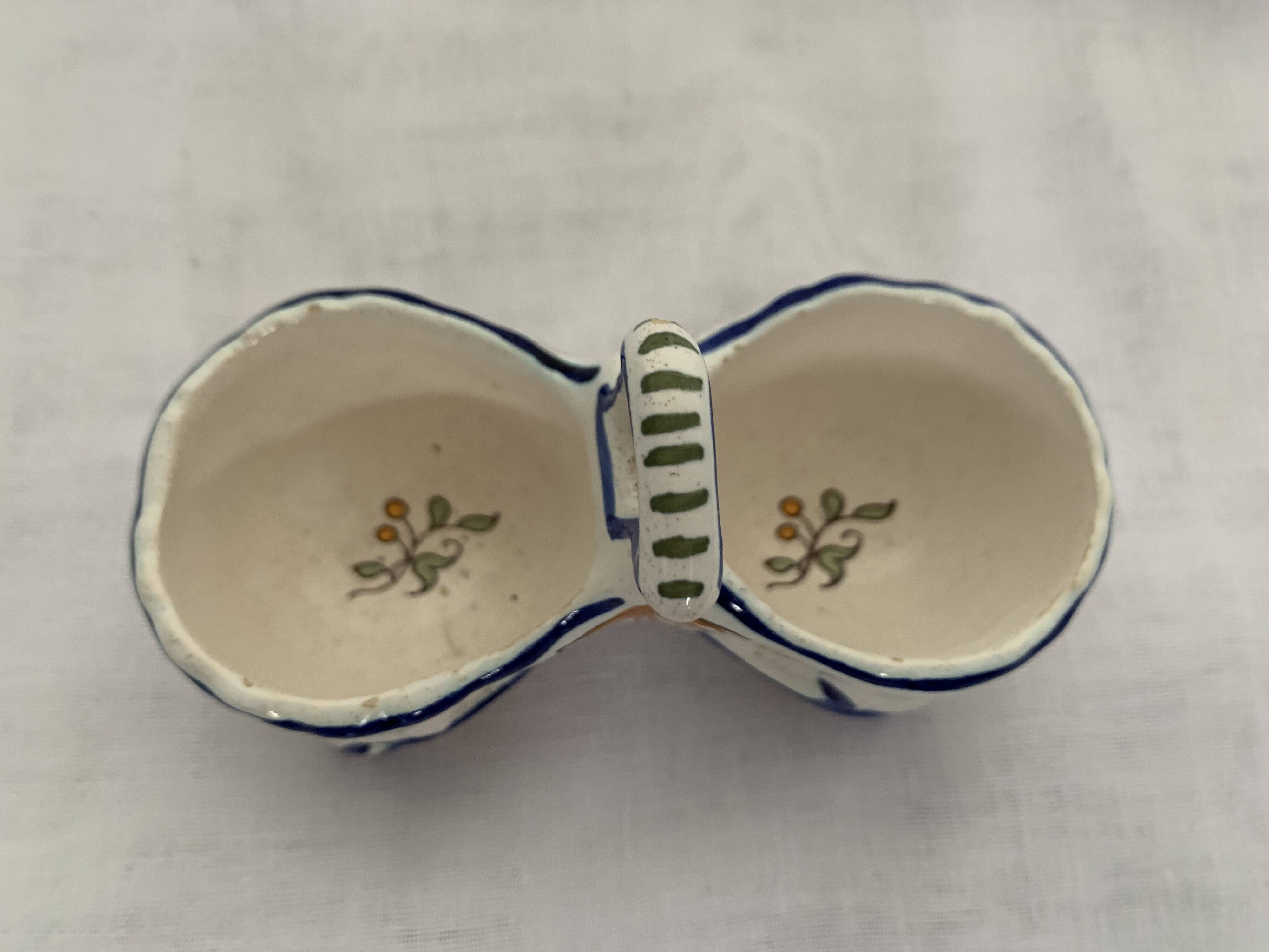 Salt shaker - pepper shaker