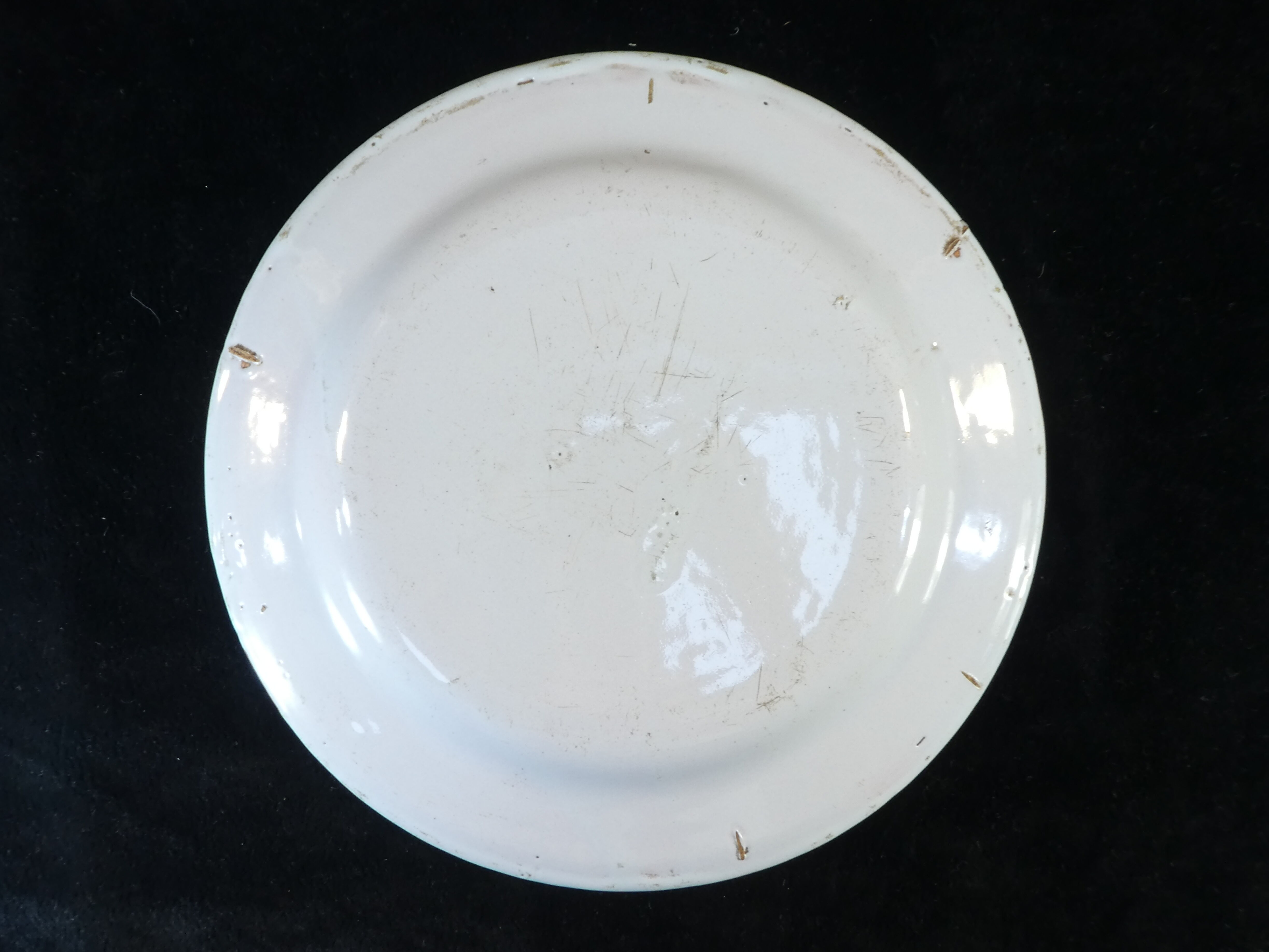 Plate in faience de l'est pink red 19th Luneville islettes st clement nº3