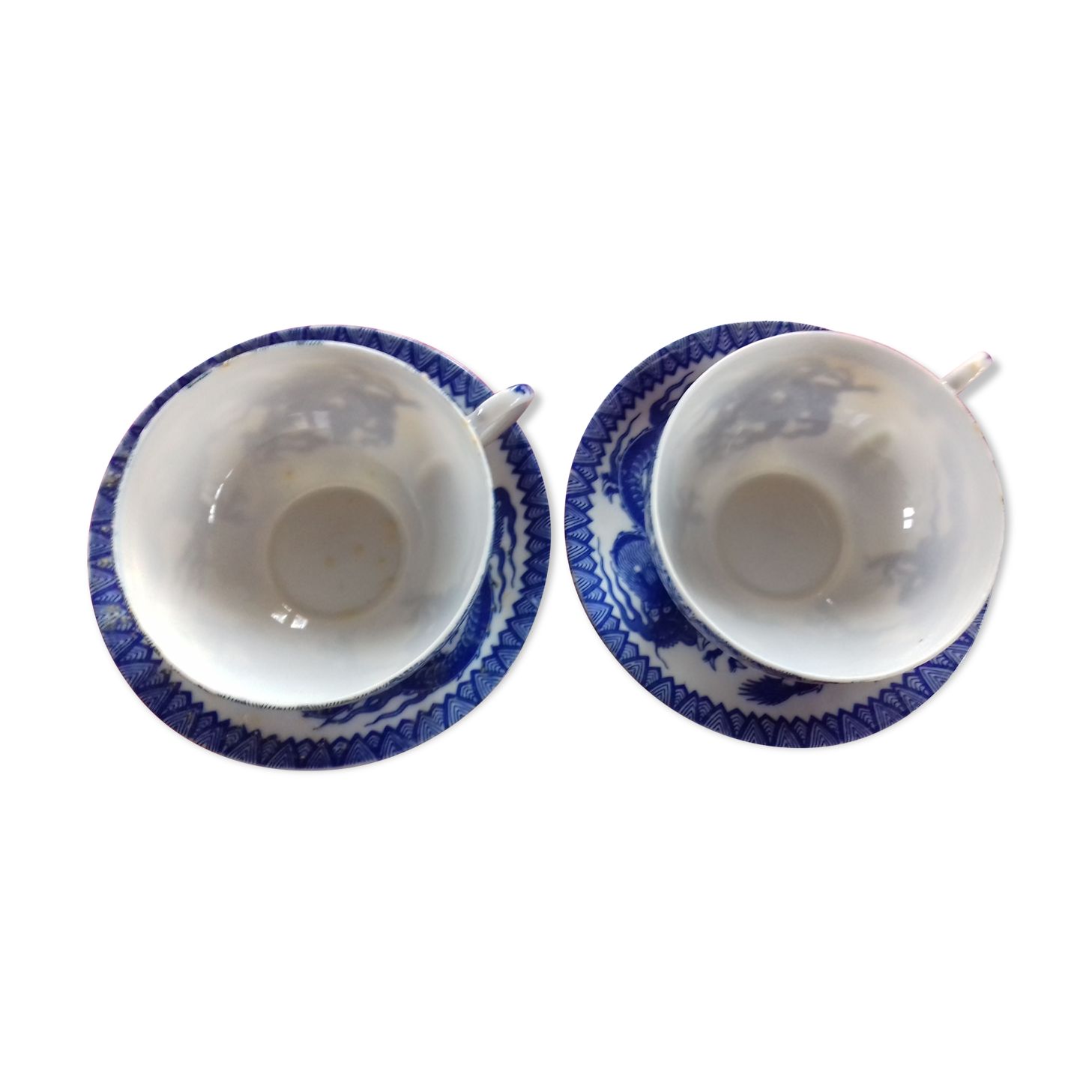 2 porcelain cups with their saucer, hand-painted "Japanese dragon" décor. Do in Japan.