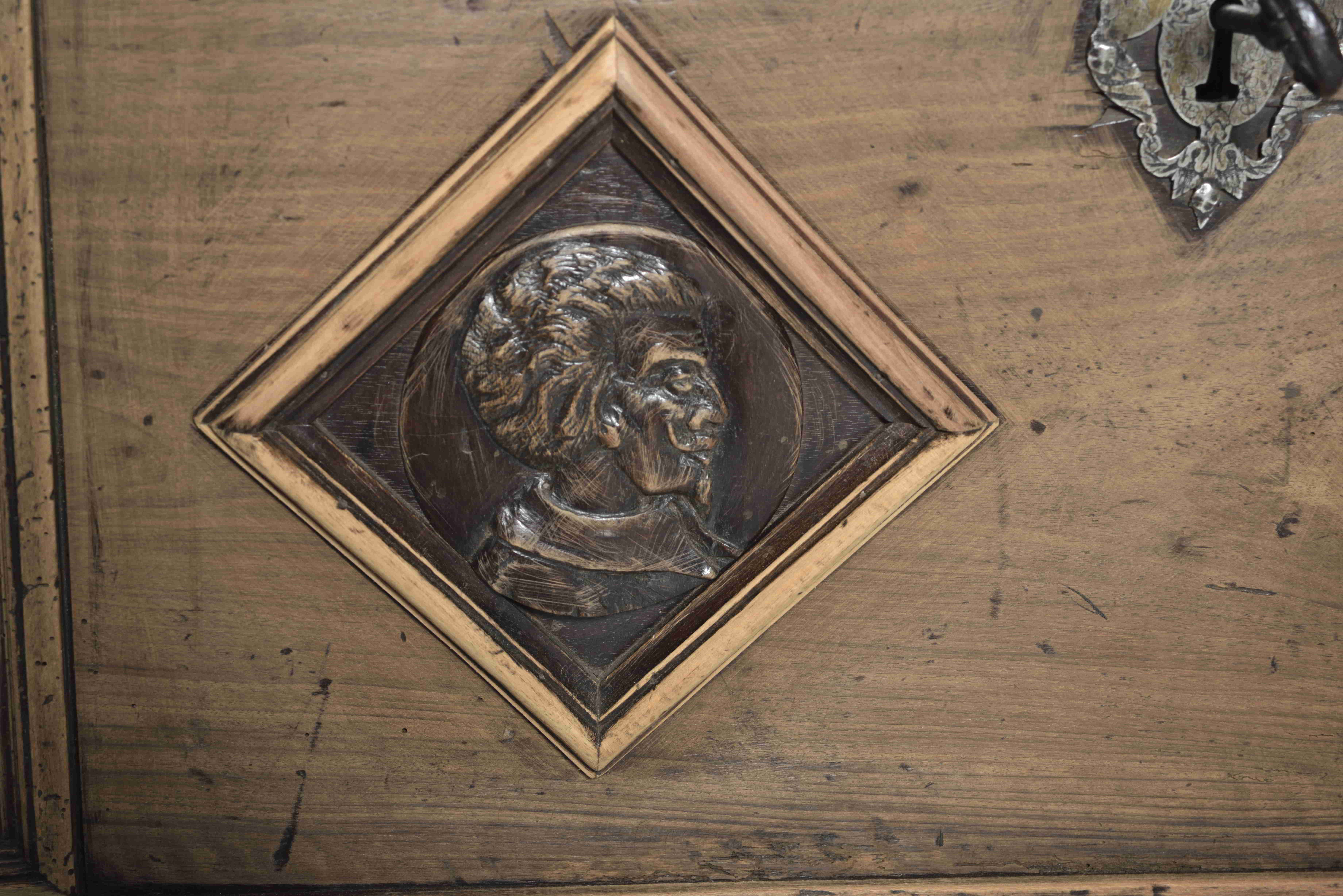 Oak chest early XVIIIth