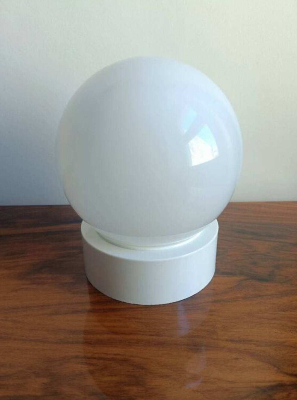 Wall light, ceiling light, opaline ball.