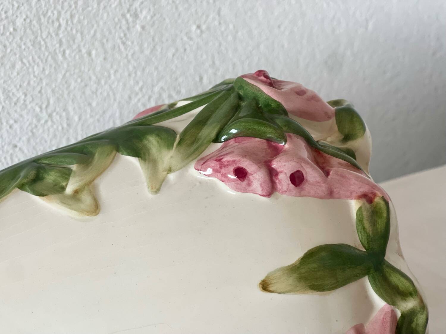 Slip vase.