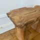 Tabouret bas en bois brut