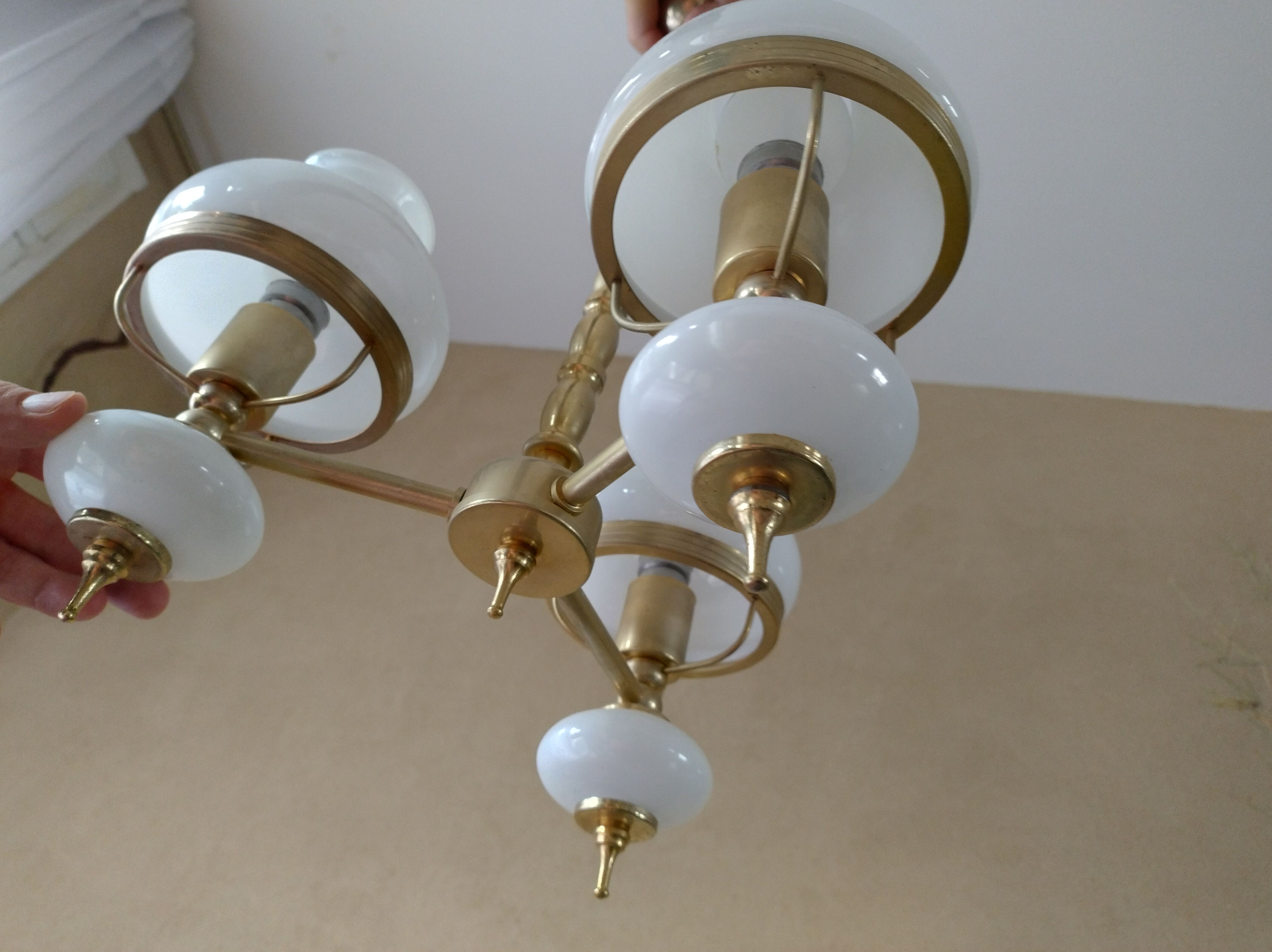 Suspension with 3 brass/opaline lights and its wall light.