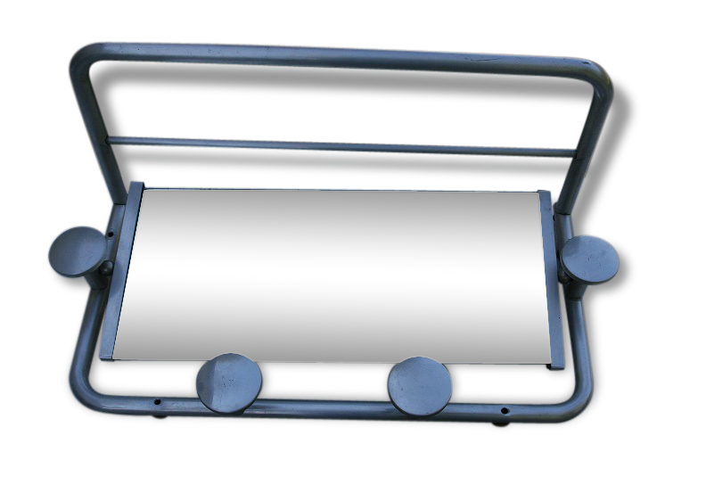 Peg wearing coat aluminiun year 60