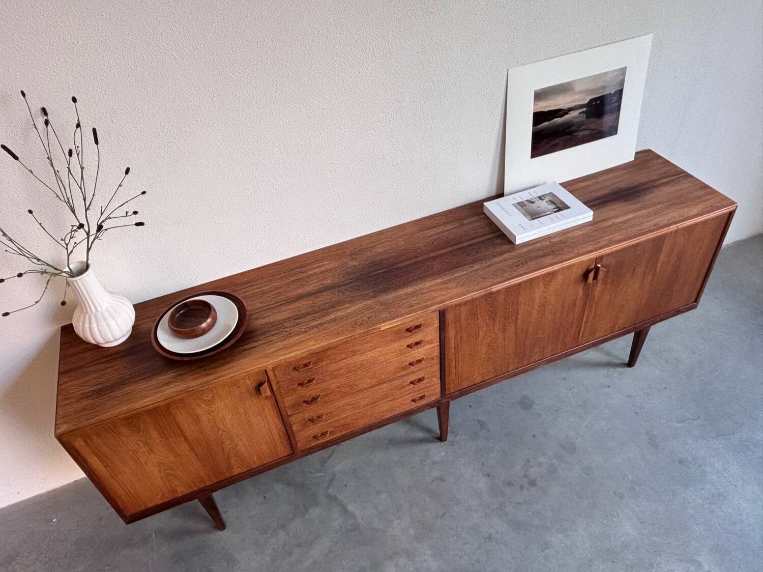Buffet Henry Rosengren Hansen en palissandre, milieu du siècle