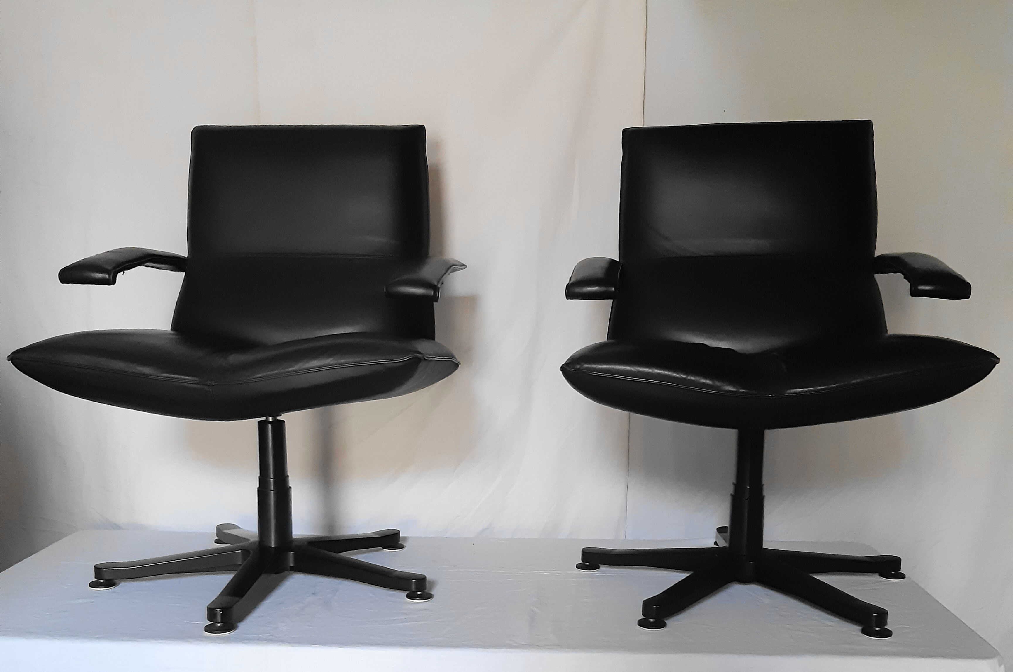 Office armchair in leather by Jean Louis Berthet pure Mobilier International, 80s