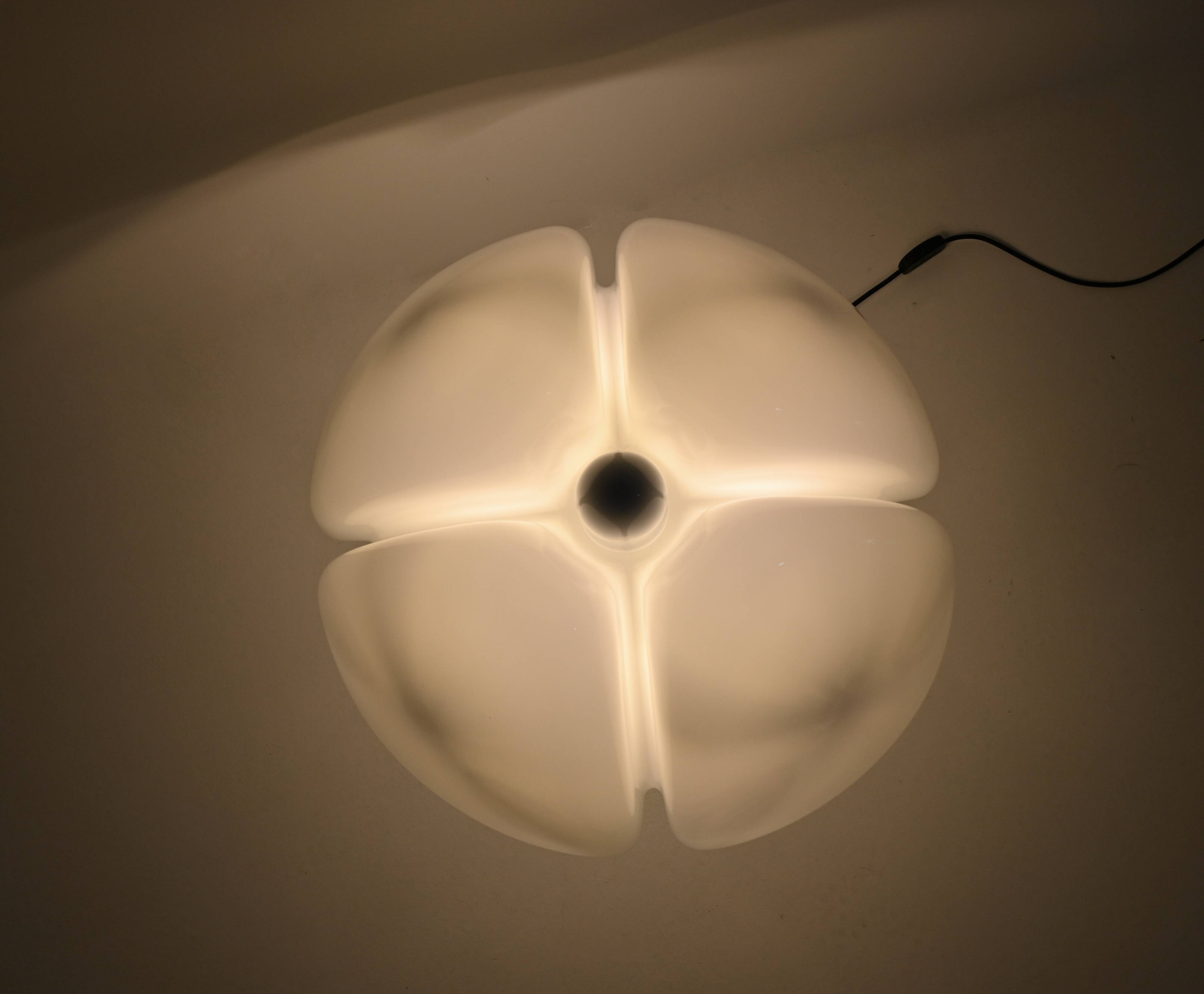 Lampe de table « Pipistrello » blanche de Gae Aulenti pour Martinelli Luce