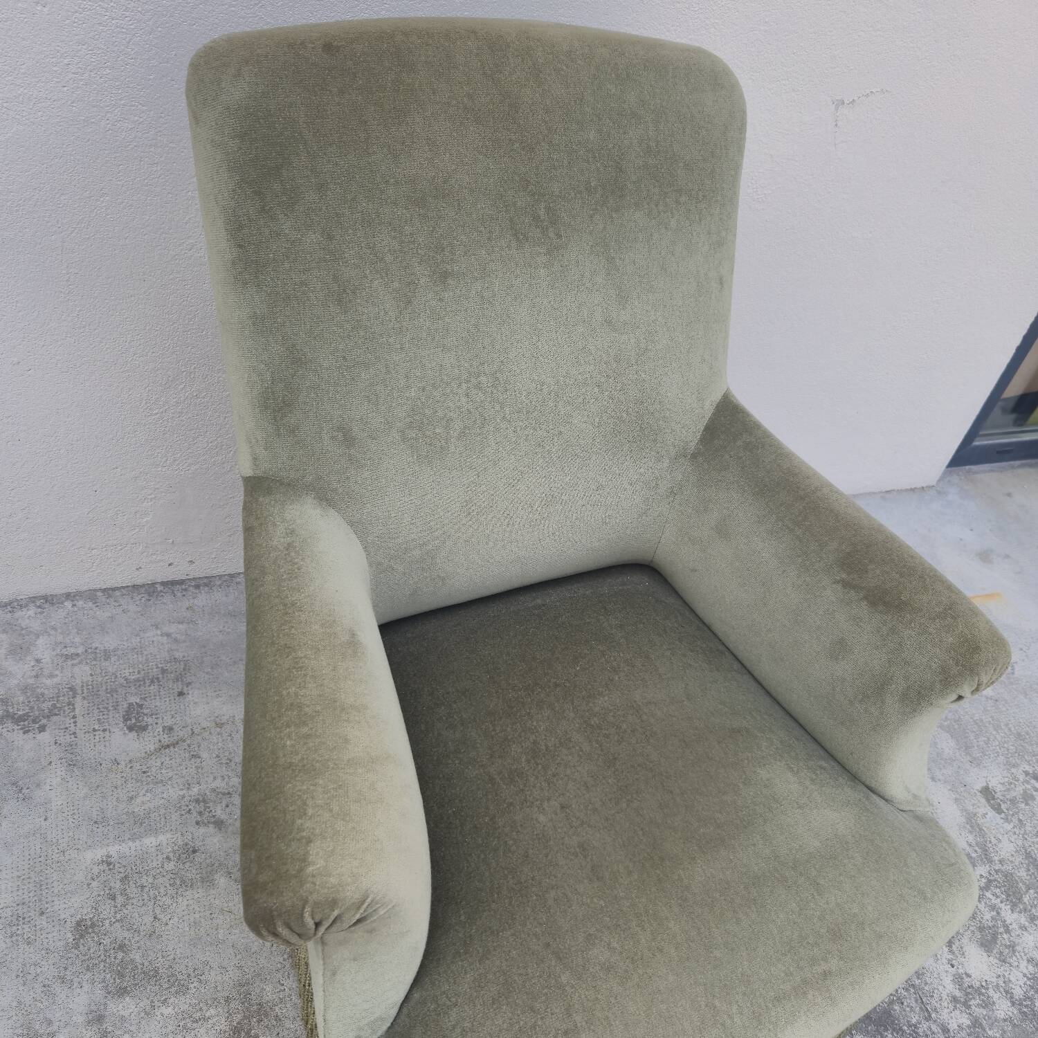 Napoleon III period velvet toad armchair, 19th century