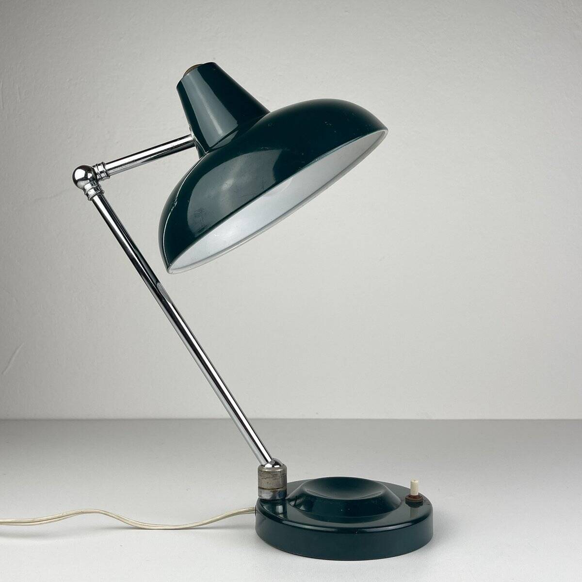 Green metal industrial desk lamp, Italy, 1960s
