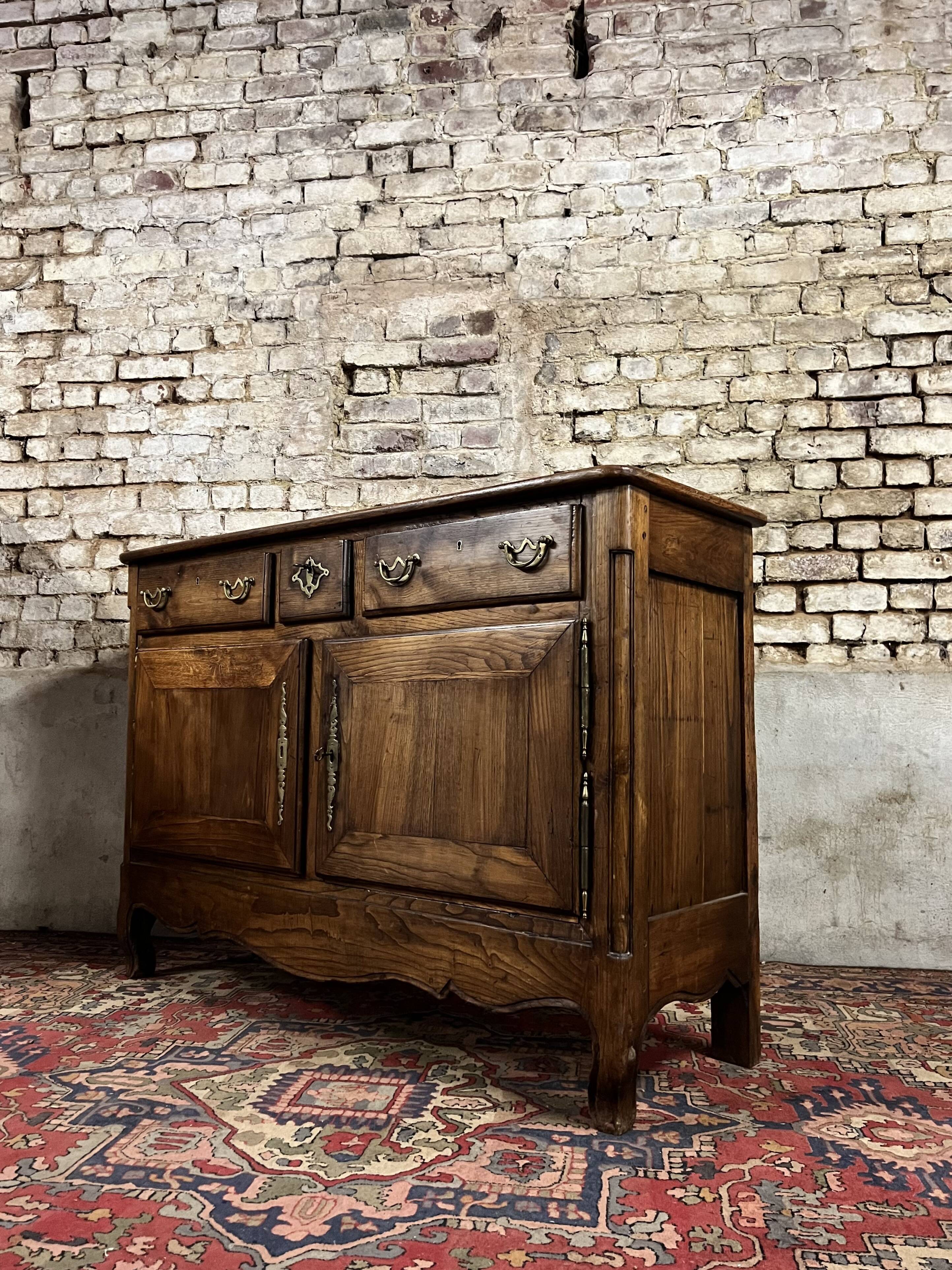 Buffet In Natural Wood Regional Work in Louis XV Style from the 19th Century