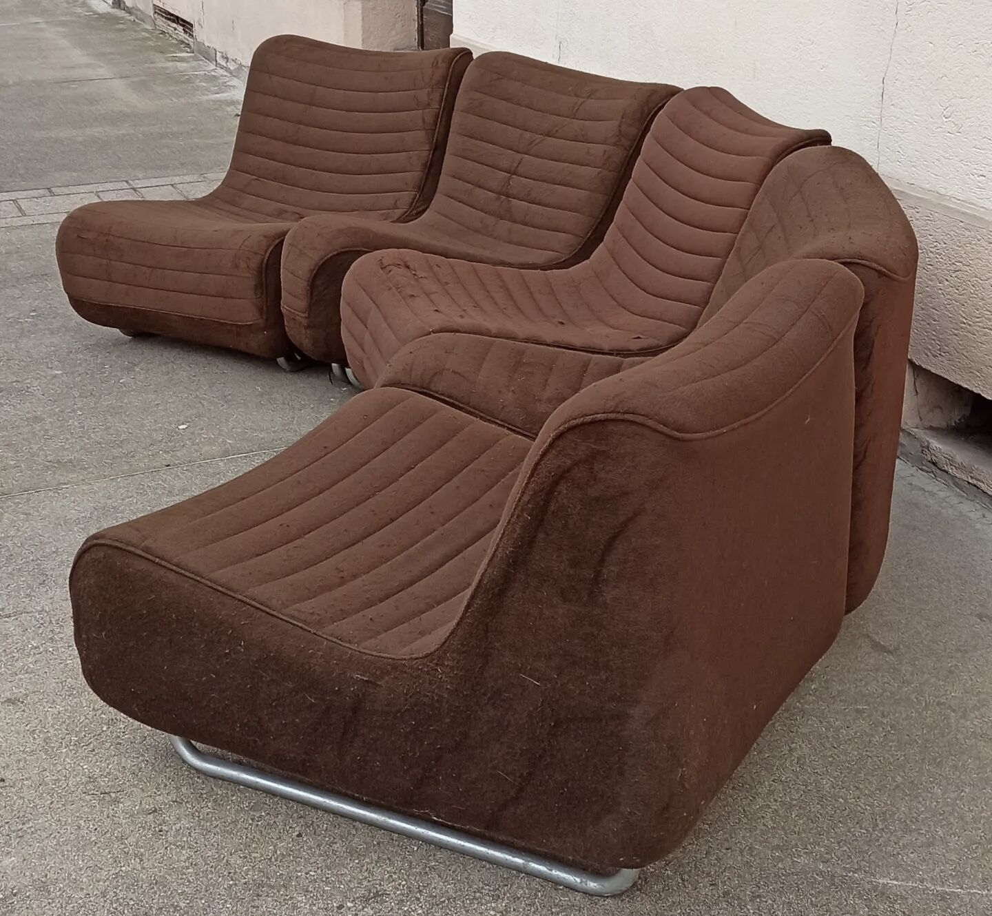 Ensemble de 5 chauffeuses marron Carl-Henrik Spak années 70