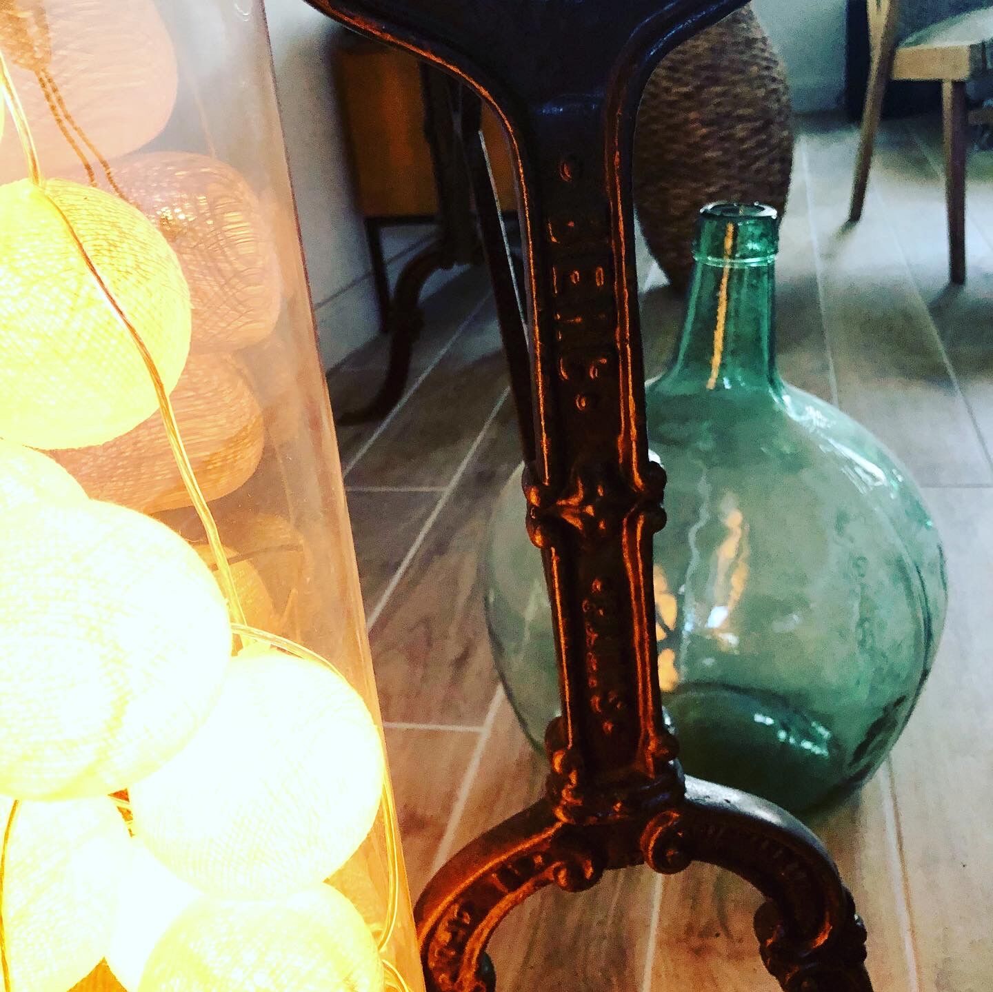 Table bistro Berg Paris