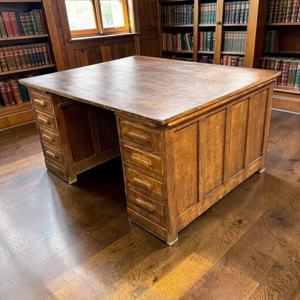 Bureau vintage XL profond en bois / bureau double face