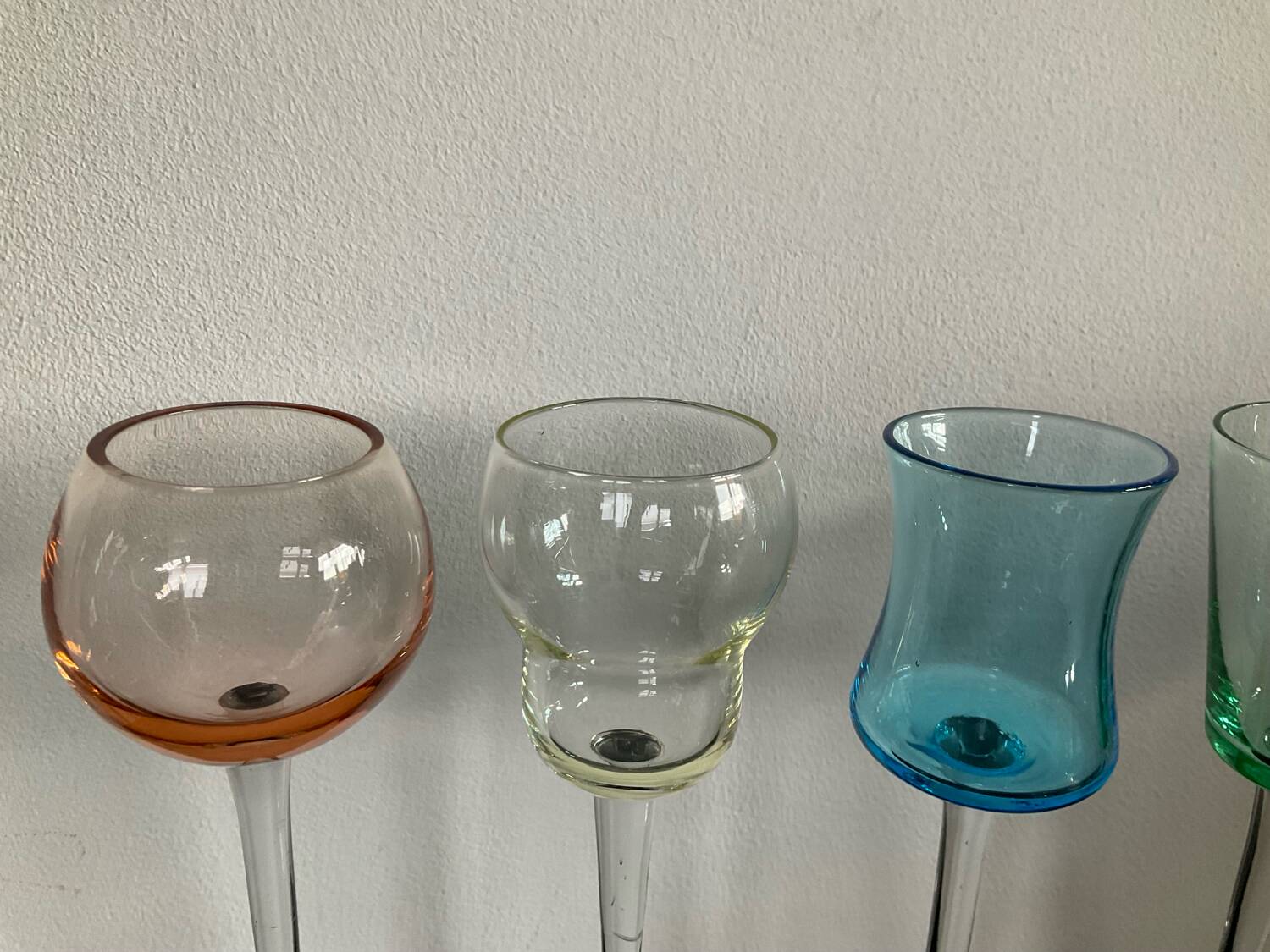 Série 6 verres à pied vintage soufflés à la bouche