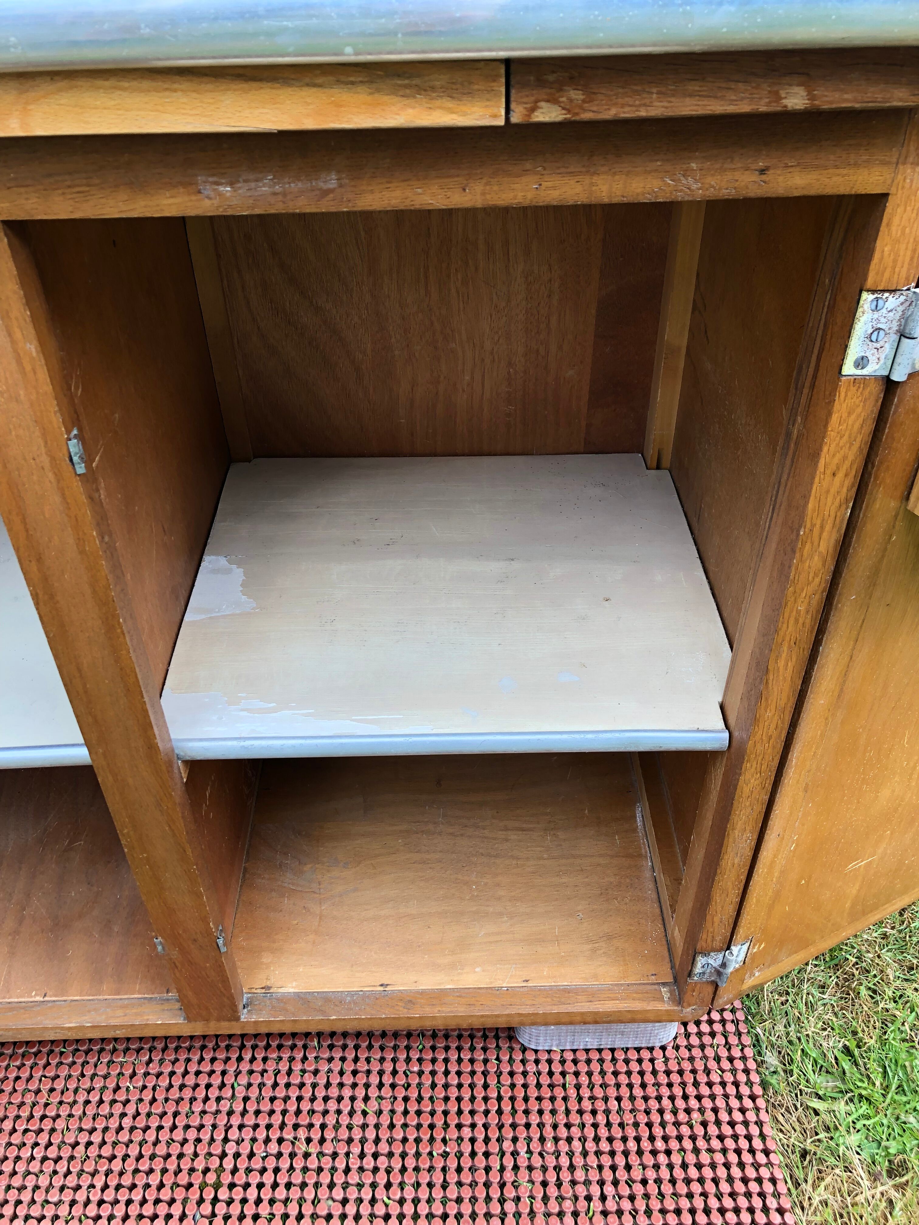Buffet Mado vintage à 2 portes et 1 tirette en cp chêne.