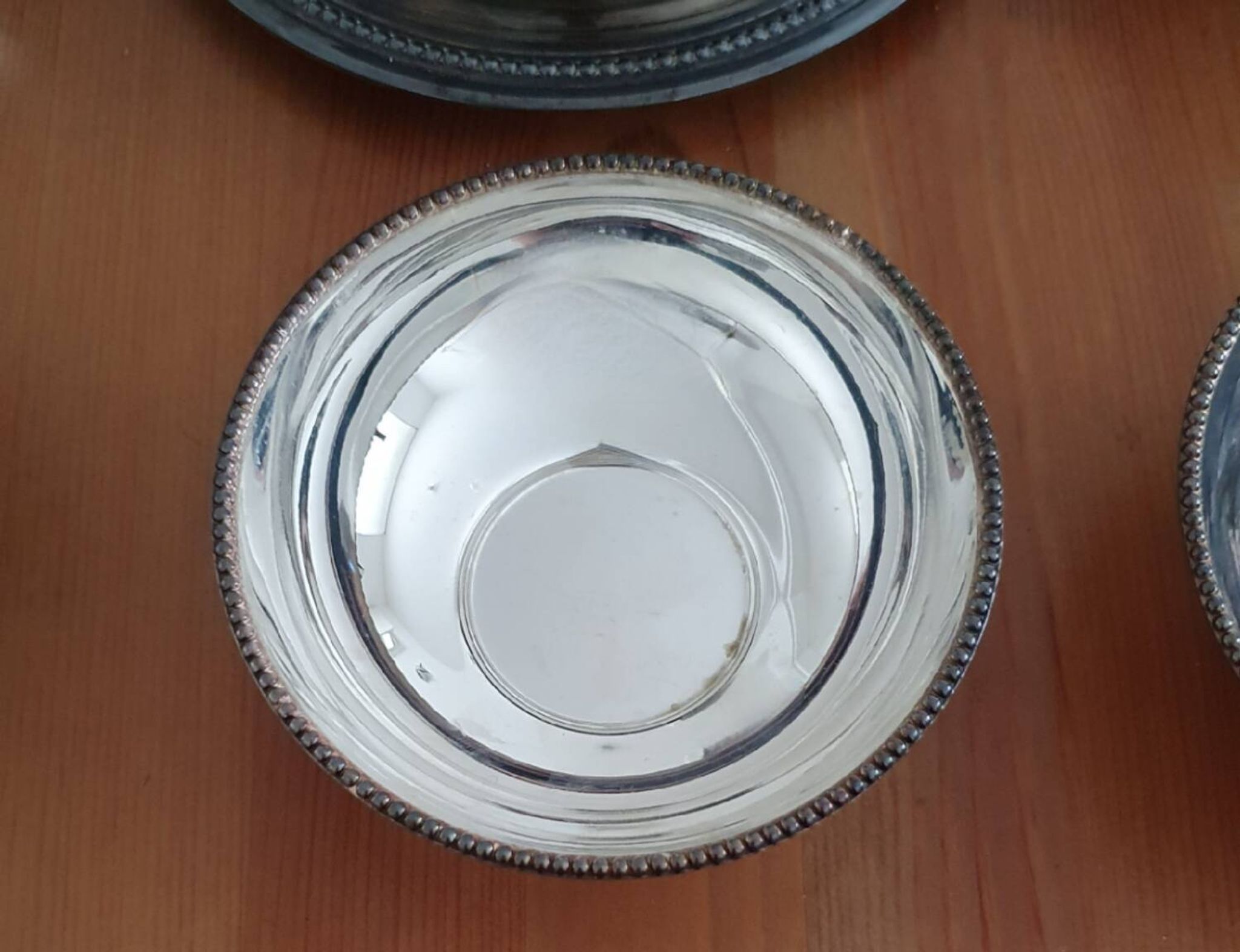 Lot of Saint Médard sauceboat and 8 bowls