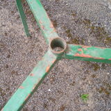 Round garden table metal tripod base and removable tray in chipboard
