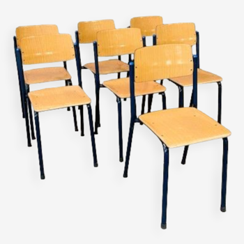 Lot de 7 chaises d'école bois clair structure métal bleu, France, Années 80