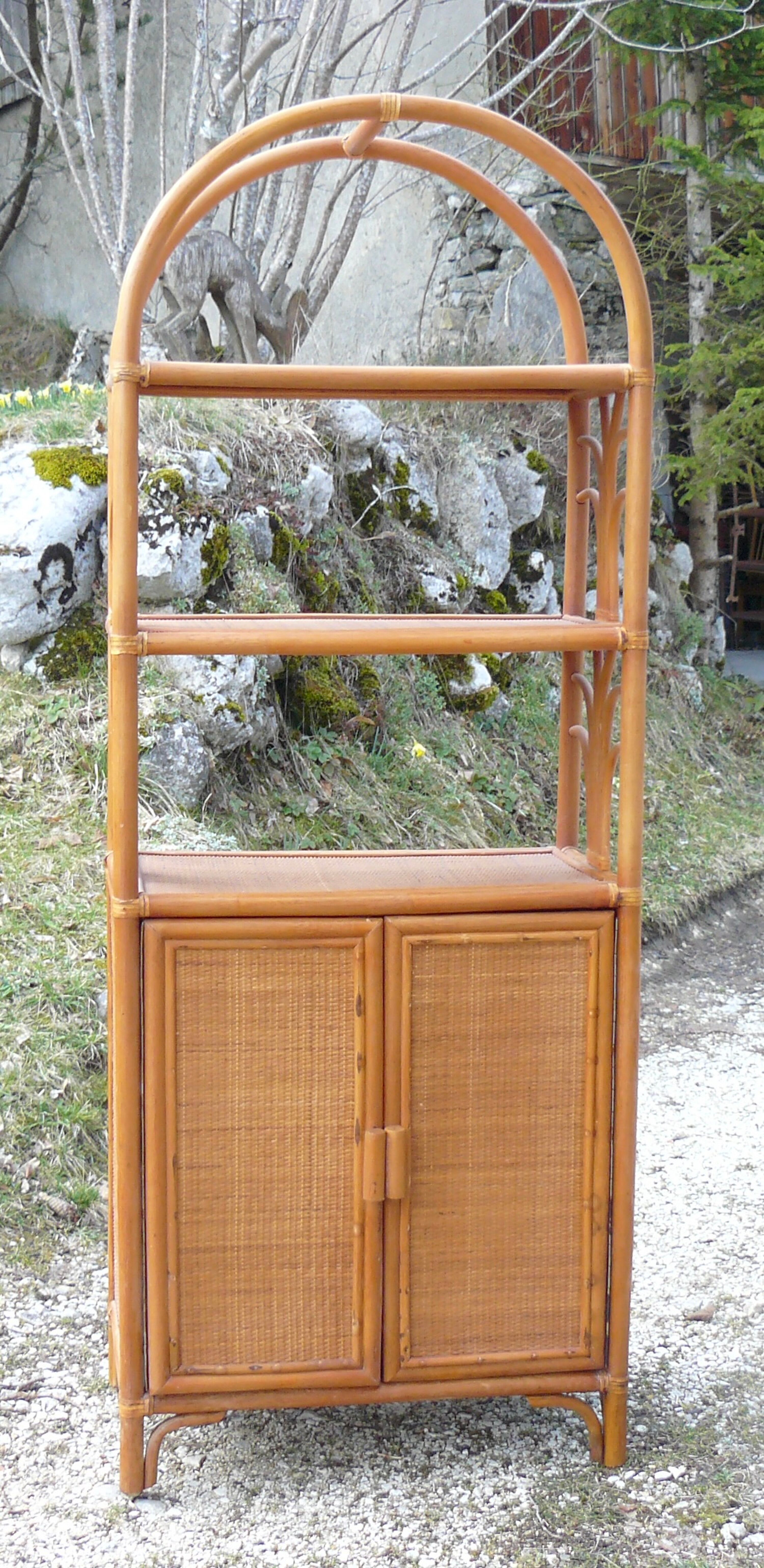 Bibliothèque rotin vintage 1970 meuble 2 portes et étagères