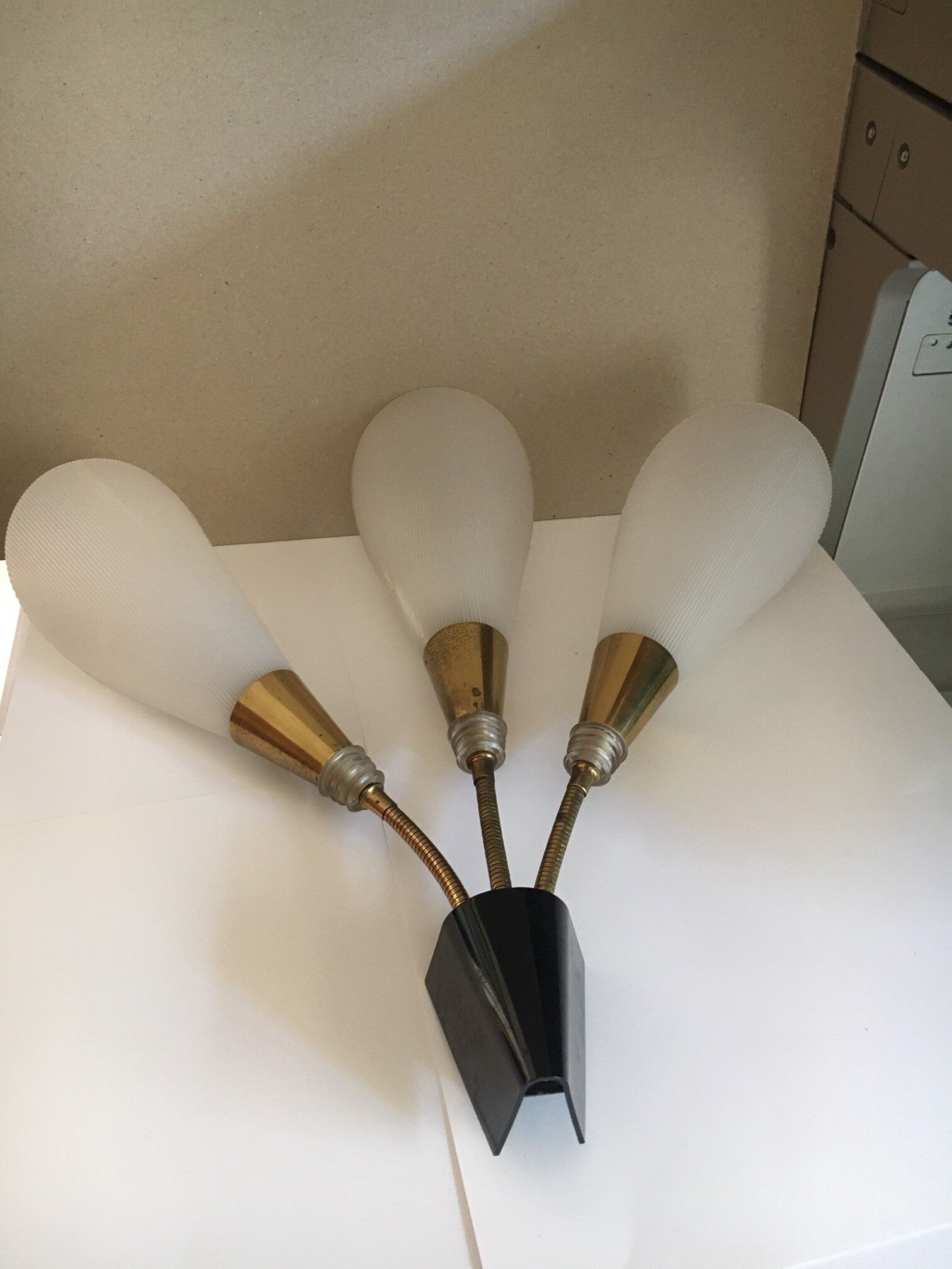 Vintage wall lamp with 3 articulated branches, 60's