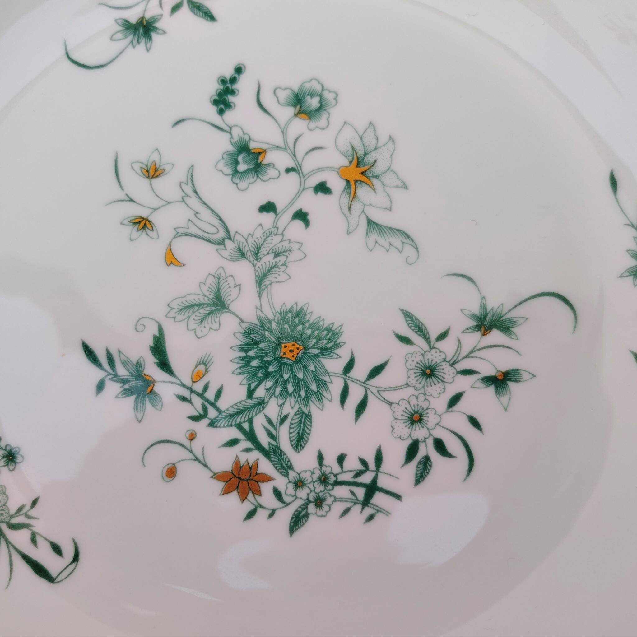 Hollow and round serving dish, Bernardaud, Limoges, Beijing