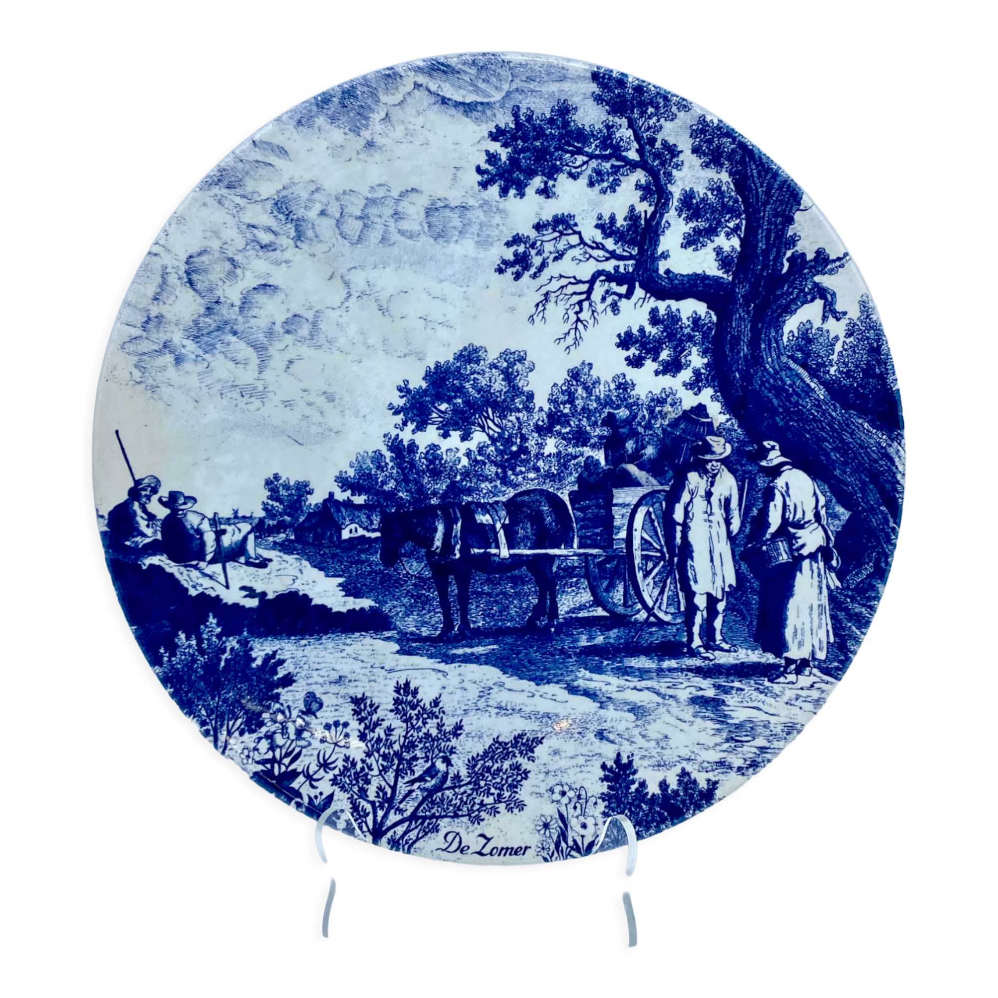 Decorative dish in Dutch porcelain