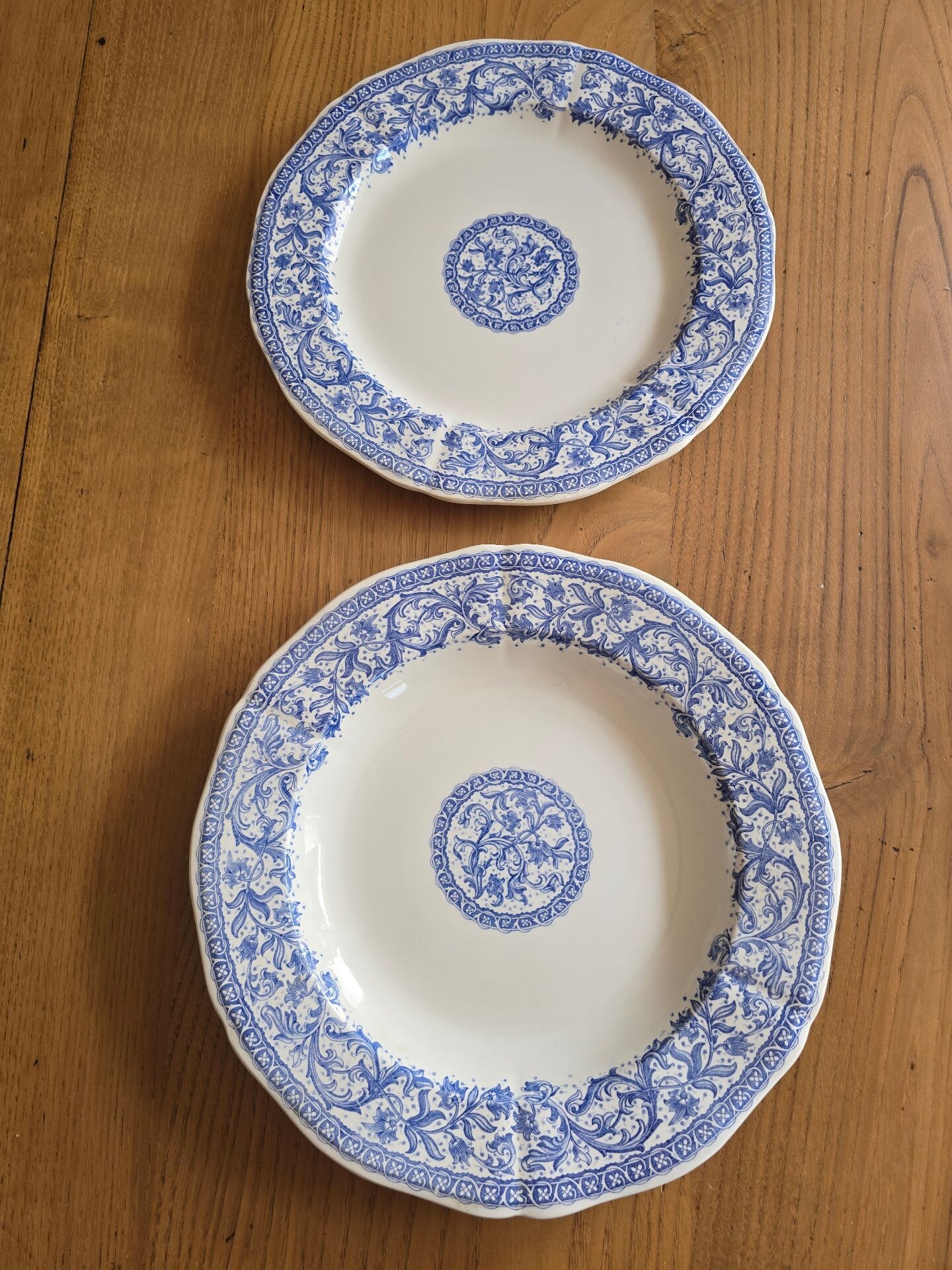 Gien service plates with blue patterns in perfect condition.