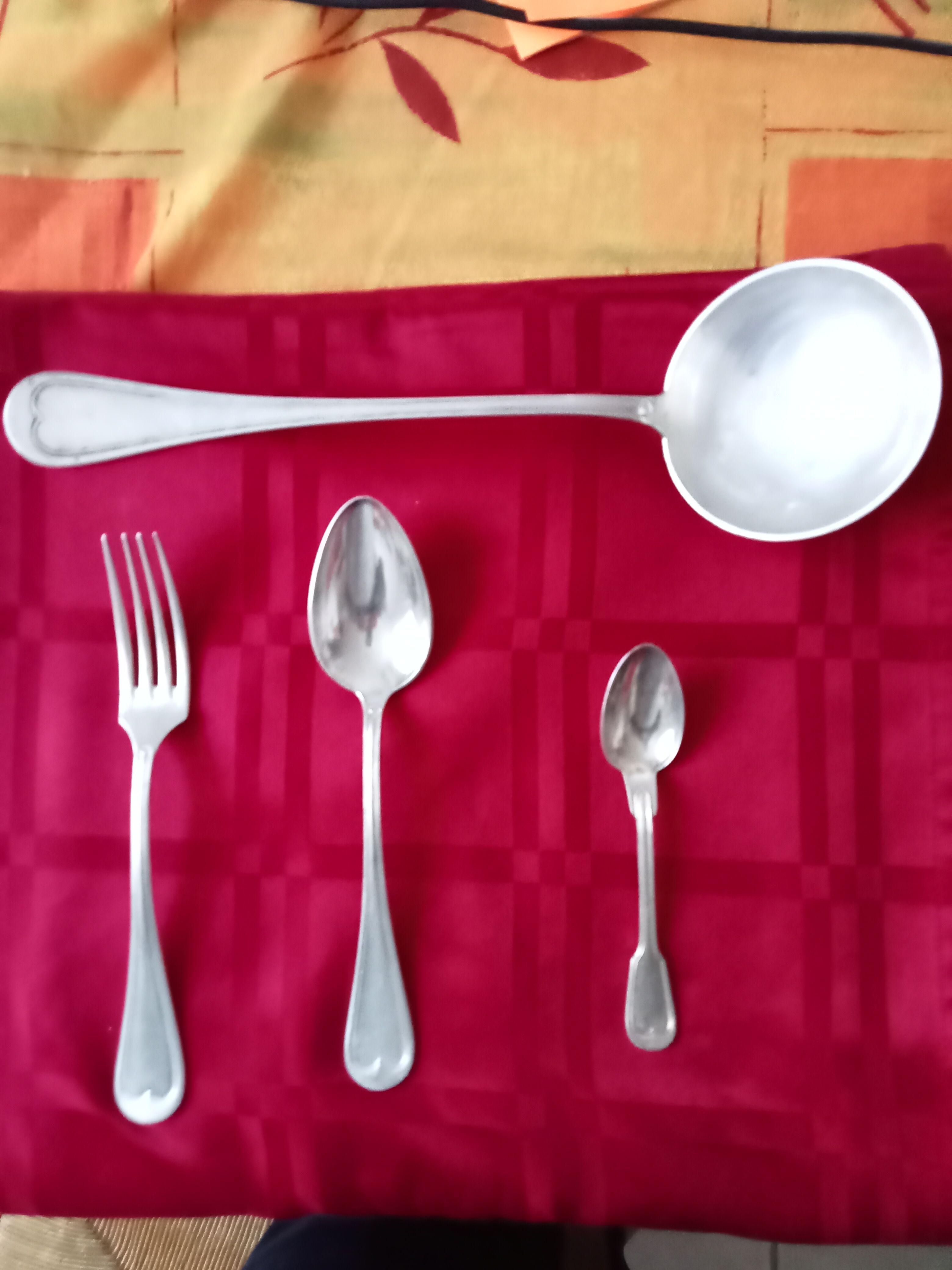 SILVER METAL MENAGERE