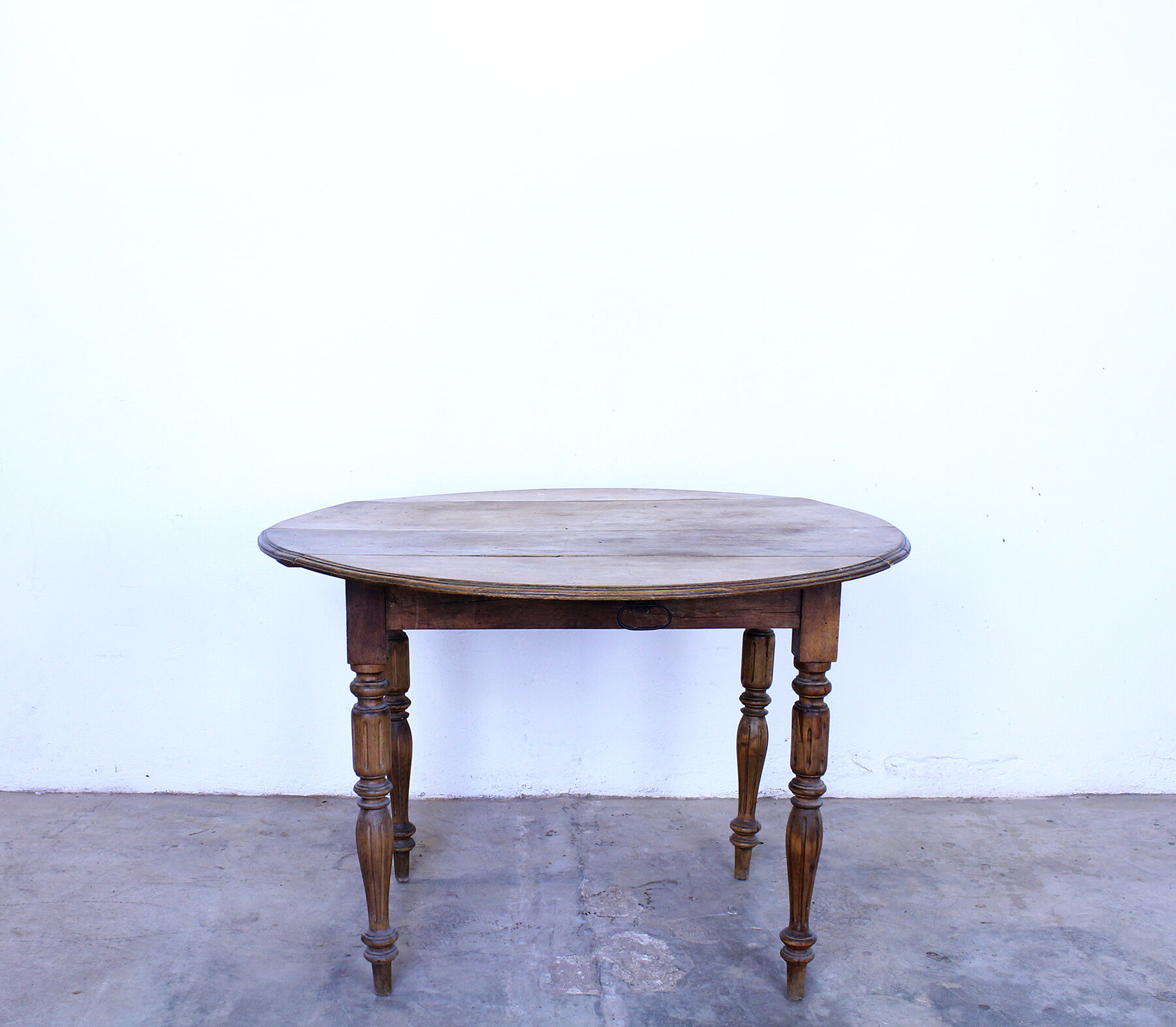 Vintage wood round oak table