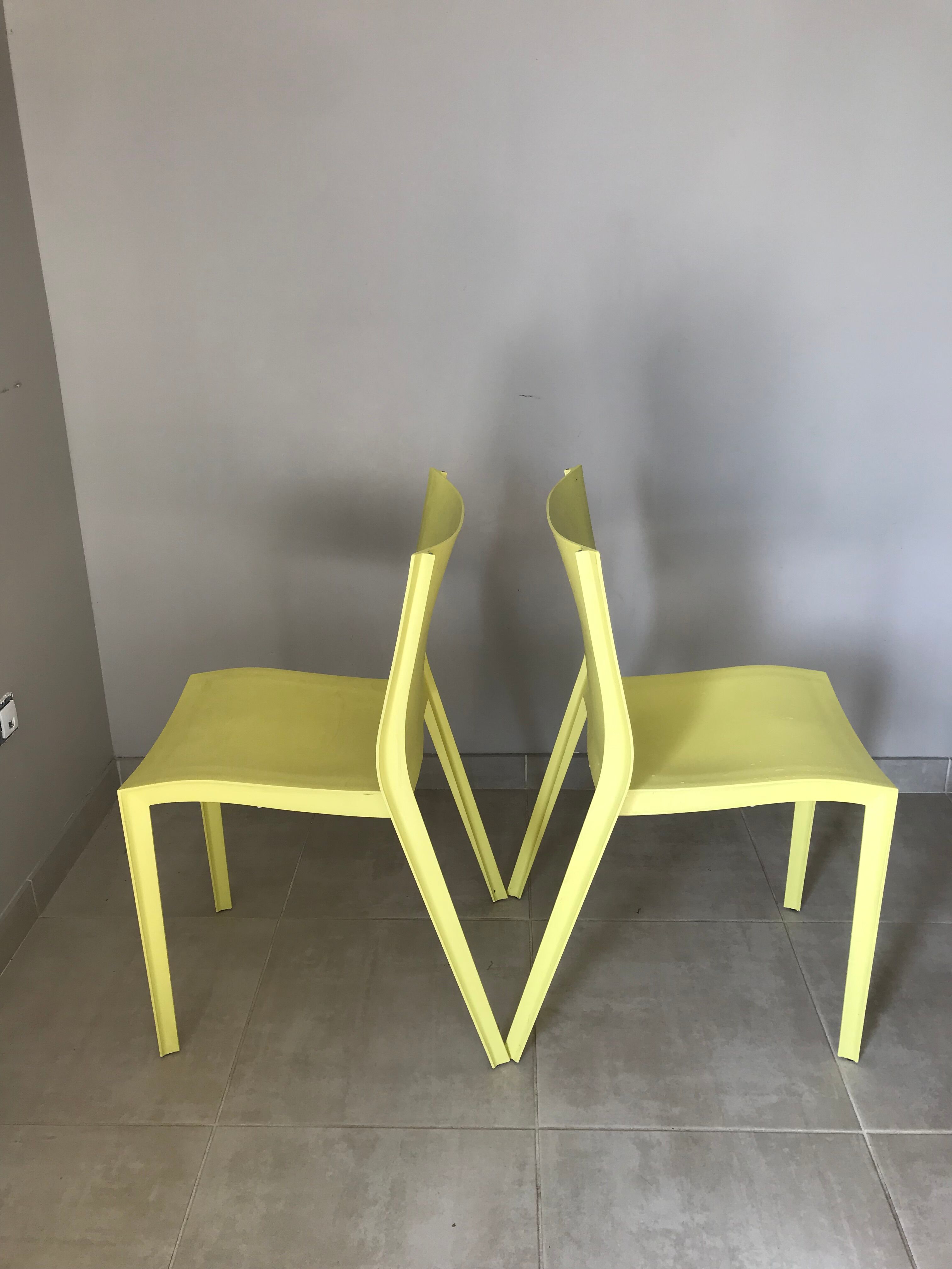 Paire de chaises de Philippe Starck  slick slick jaune